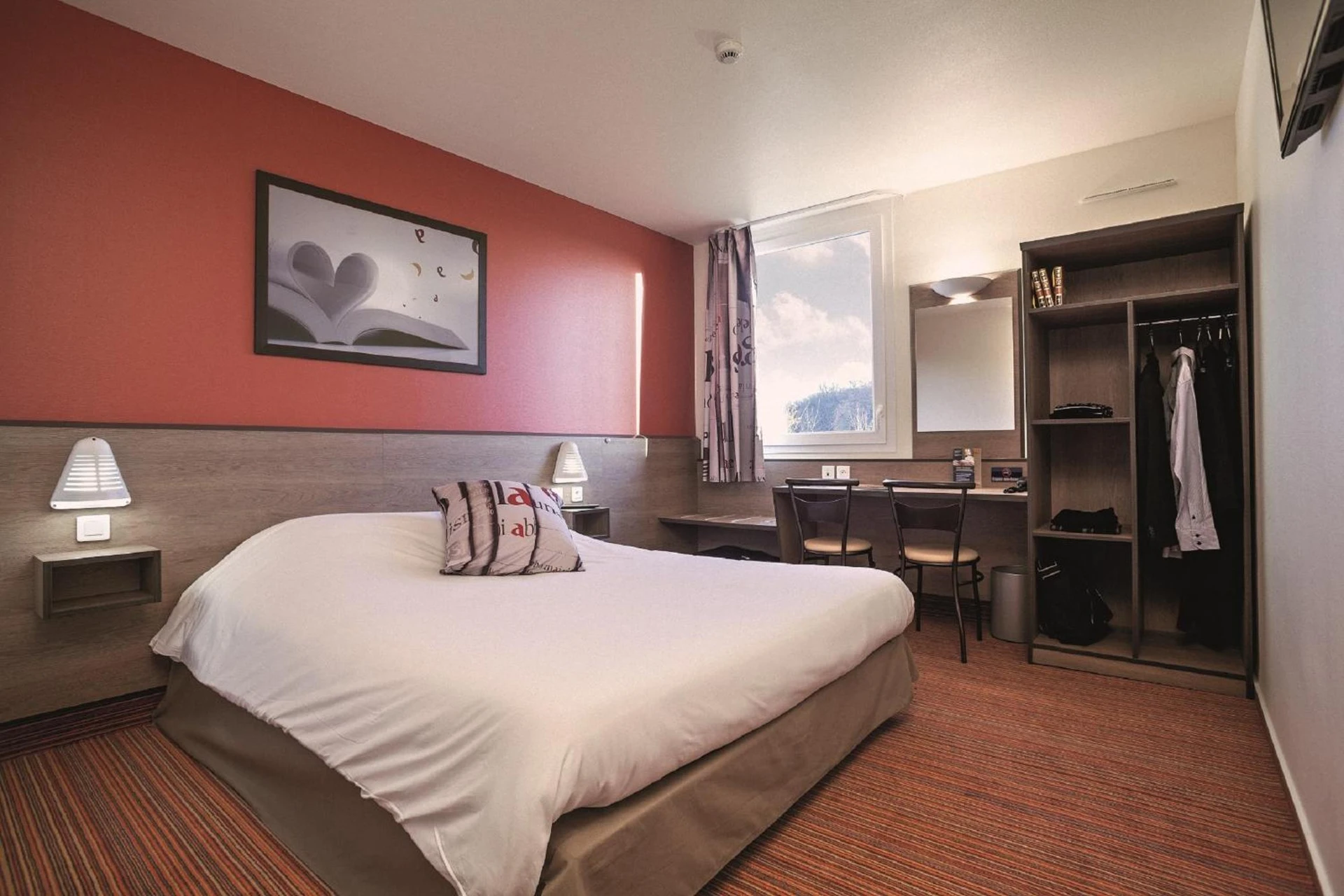 Chambre disponible pour un séminaire d'entreprise à Ace Hotel Bordeaux Cestas - Cestas
