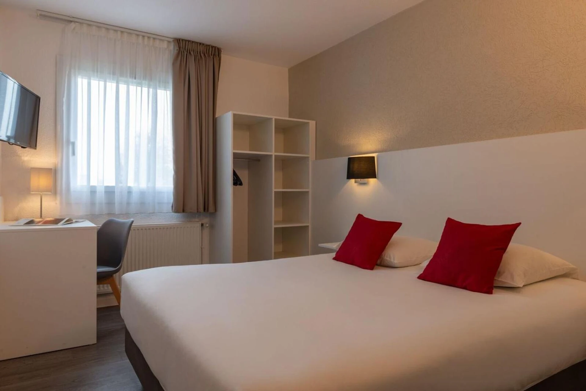 Magnifique chambre pour un séminaire d'entreprise à Hotel The Originals Bernay Acropole - Bernay