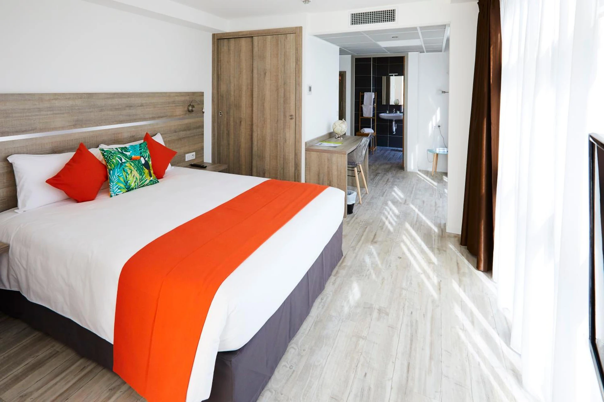 Organiser un séminaire d'entreprise : Appart' Hotel La Girafe Marseille Est - Porte d'Aubagne à la-penne-sur-huveaune