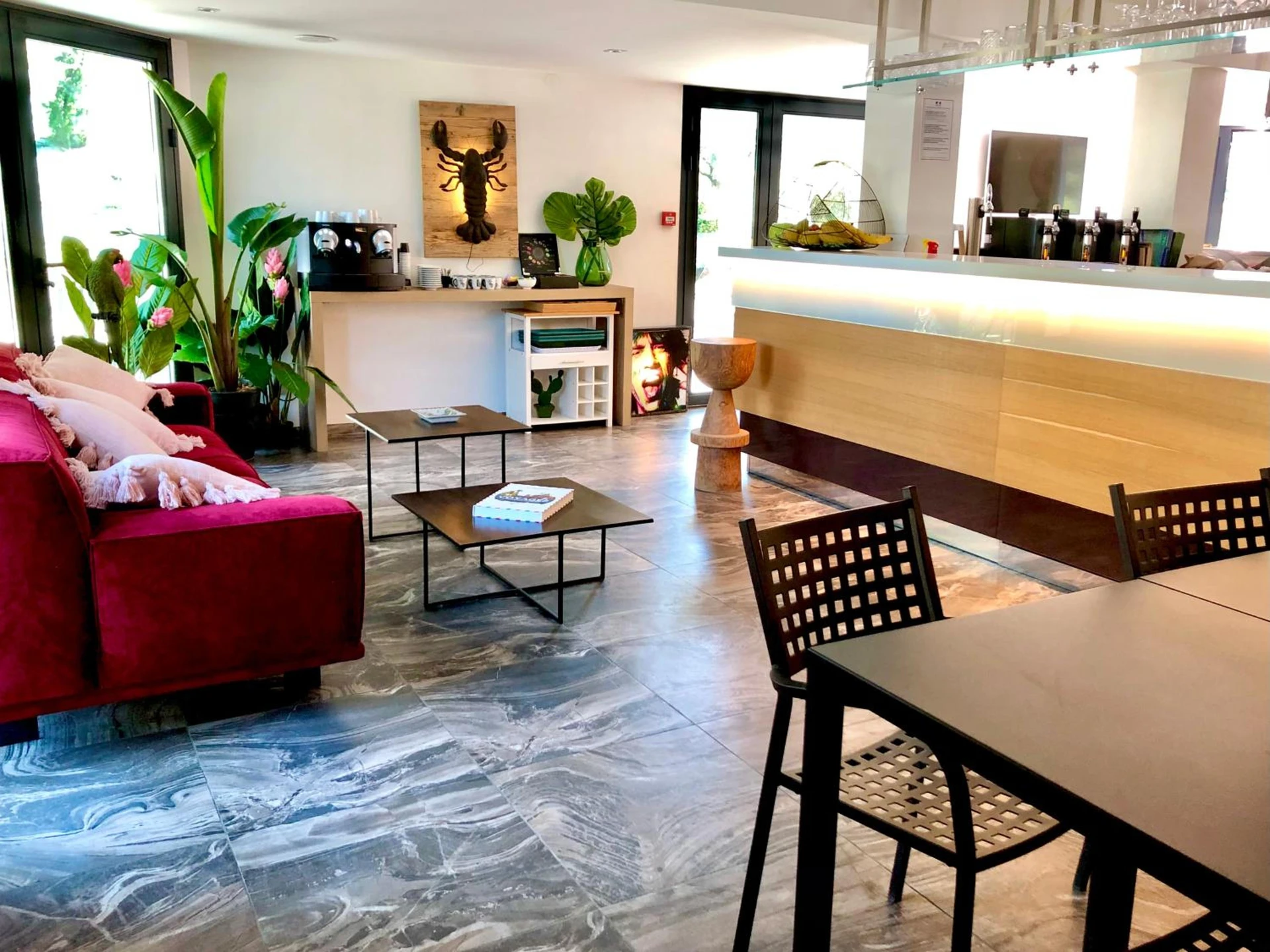 Organiser un séminaire d'entreprise : Appart' Hotel La Girafe Marseille Est - Porte d'Aubagne à la-penne-sur-huveaune