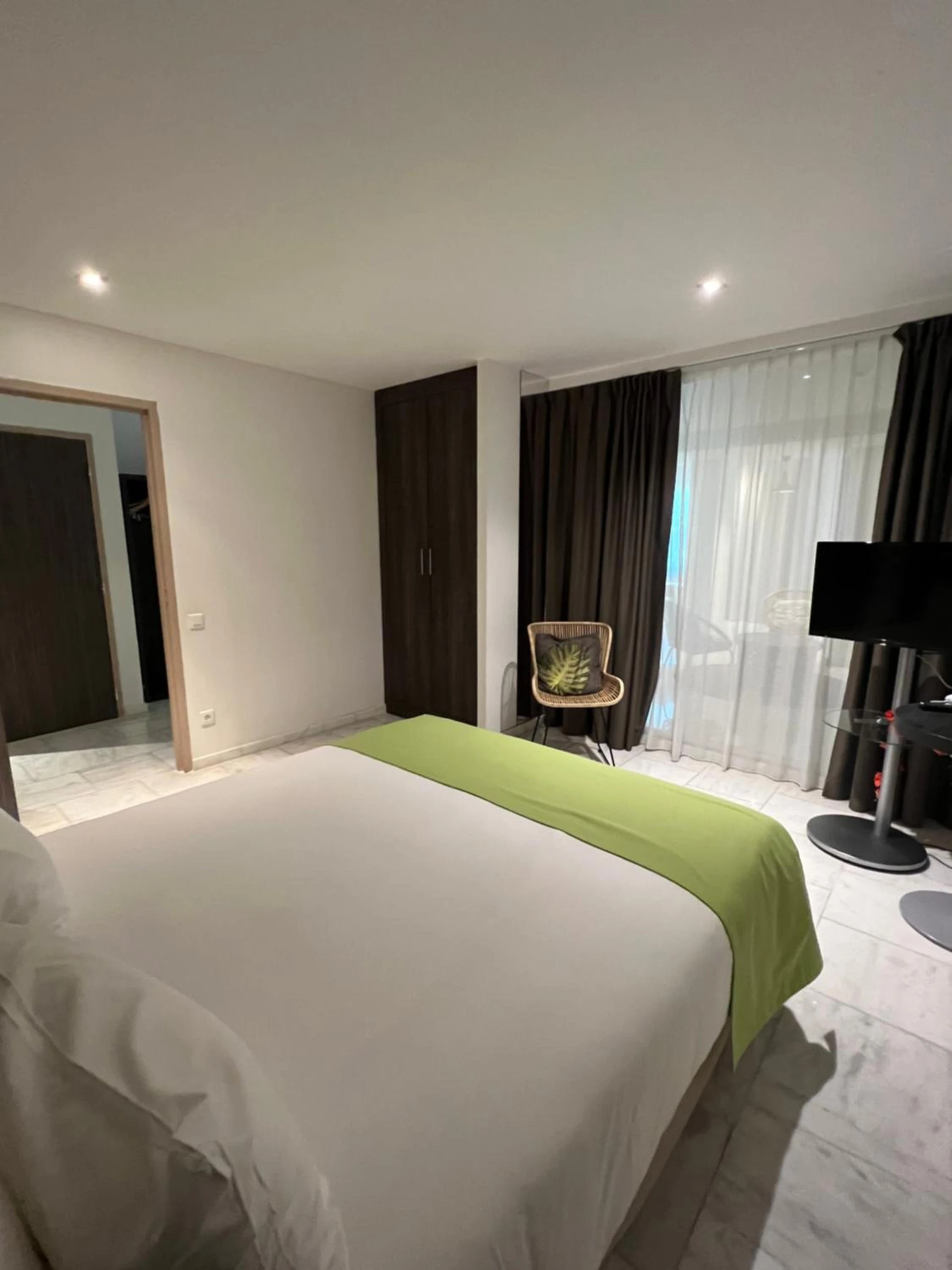 Chambre disponible pour un séminaire d'entreprise à Appart' Hotel La Girafe Marseille Est - Porte d'Aubagne - La Penne-sur-Huveaune