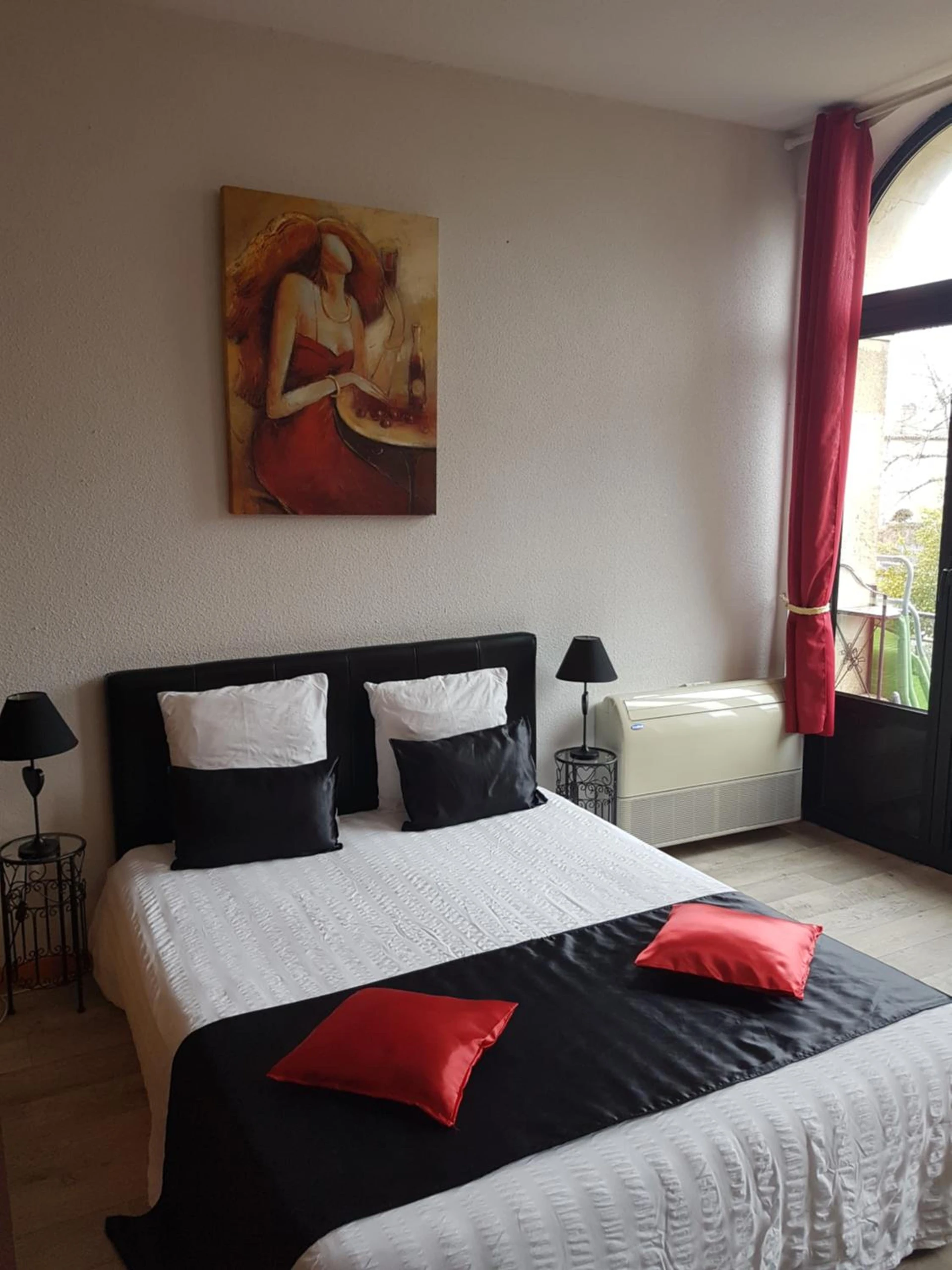 Chambre disponible pour un séminaire d'entreprise à Appart'Hôtel Les Tilleuls - Saint-Macaire