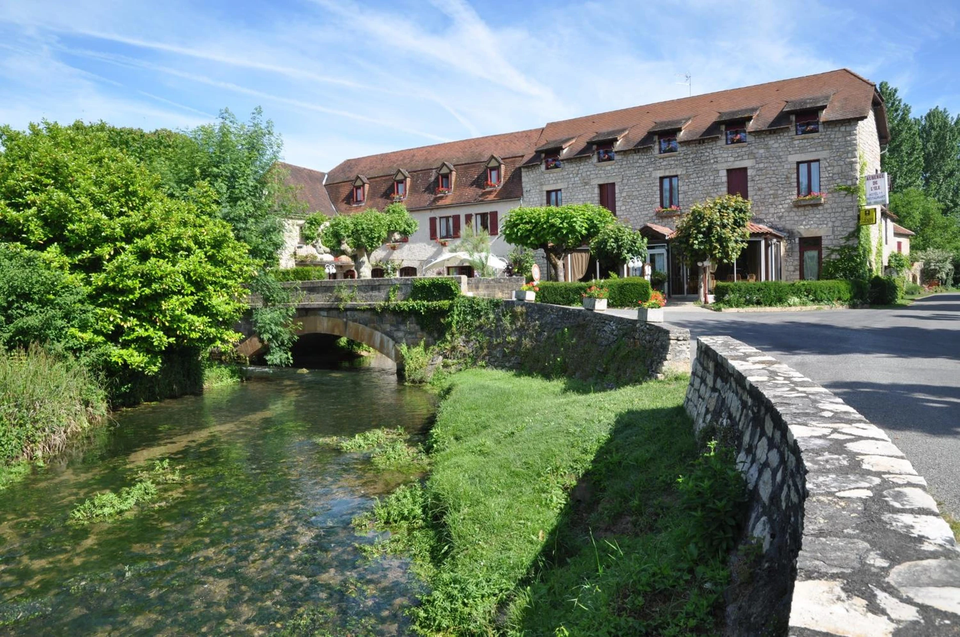 Organiser un séminaire d'entreprise : Logis Hotels - Auberge de l'Île - Hôtel 3 étoiles et Restaurant à creysse