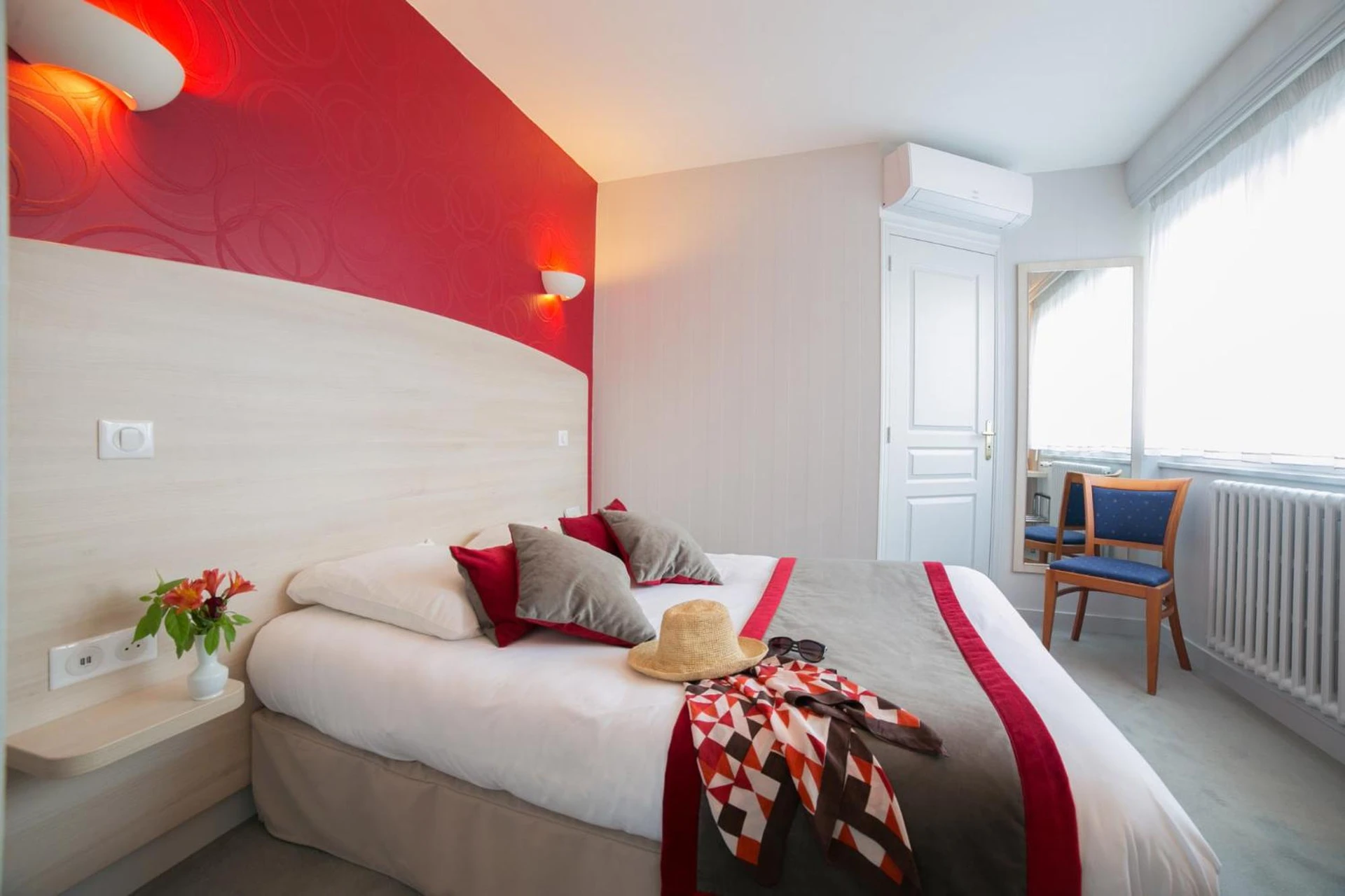 Chambre disponible pour un séminaire d'entreprise à Logis Auberge de la Rose - Doué-la-Fontaine
