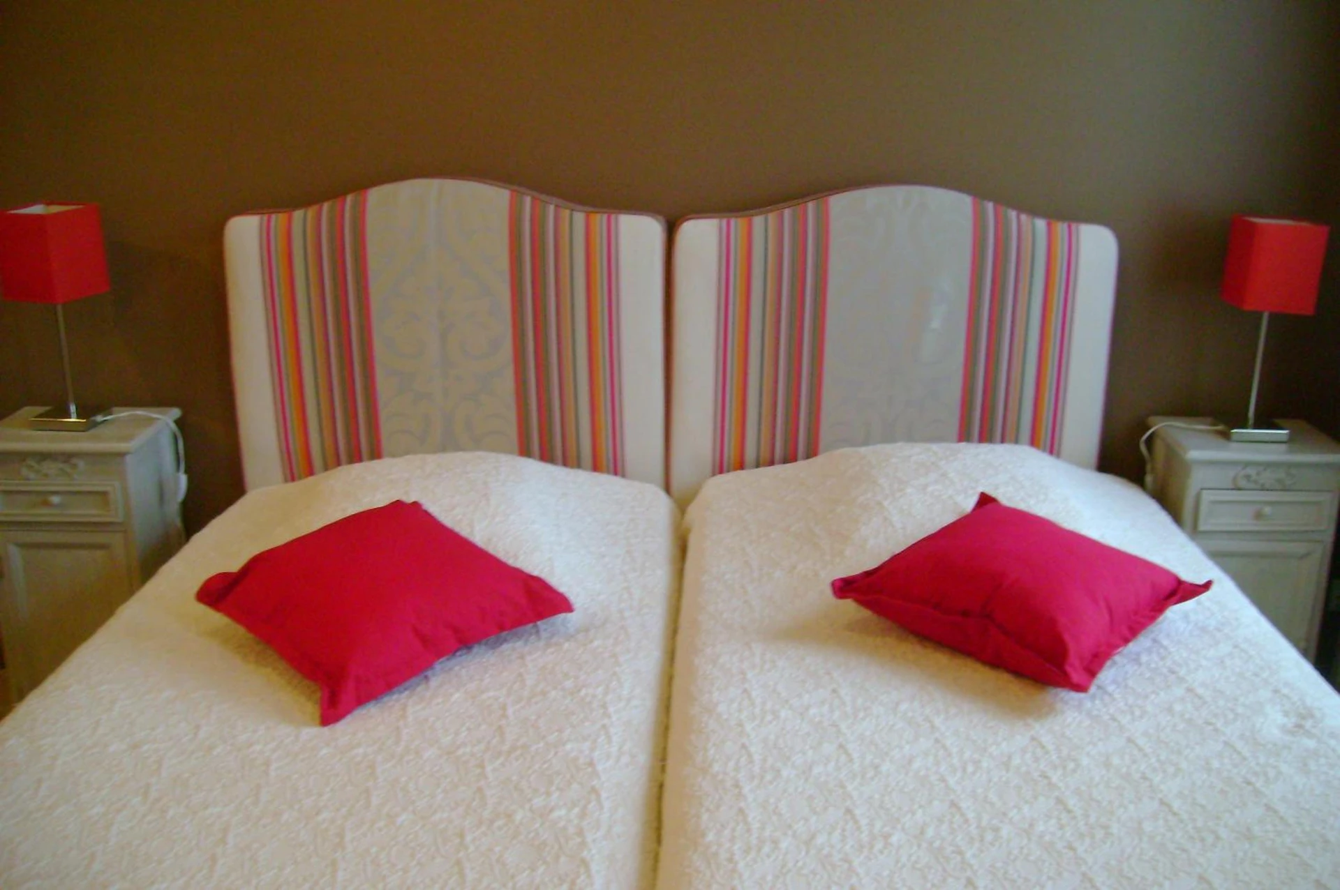 Magnifique chambre pour un séminaire d'entreprise à Logis Auberge De Tavel - Tavel