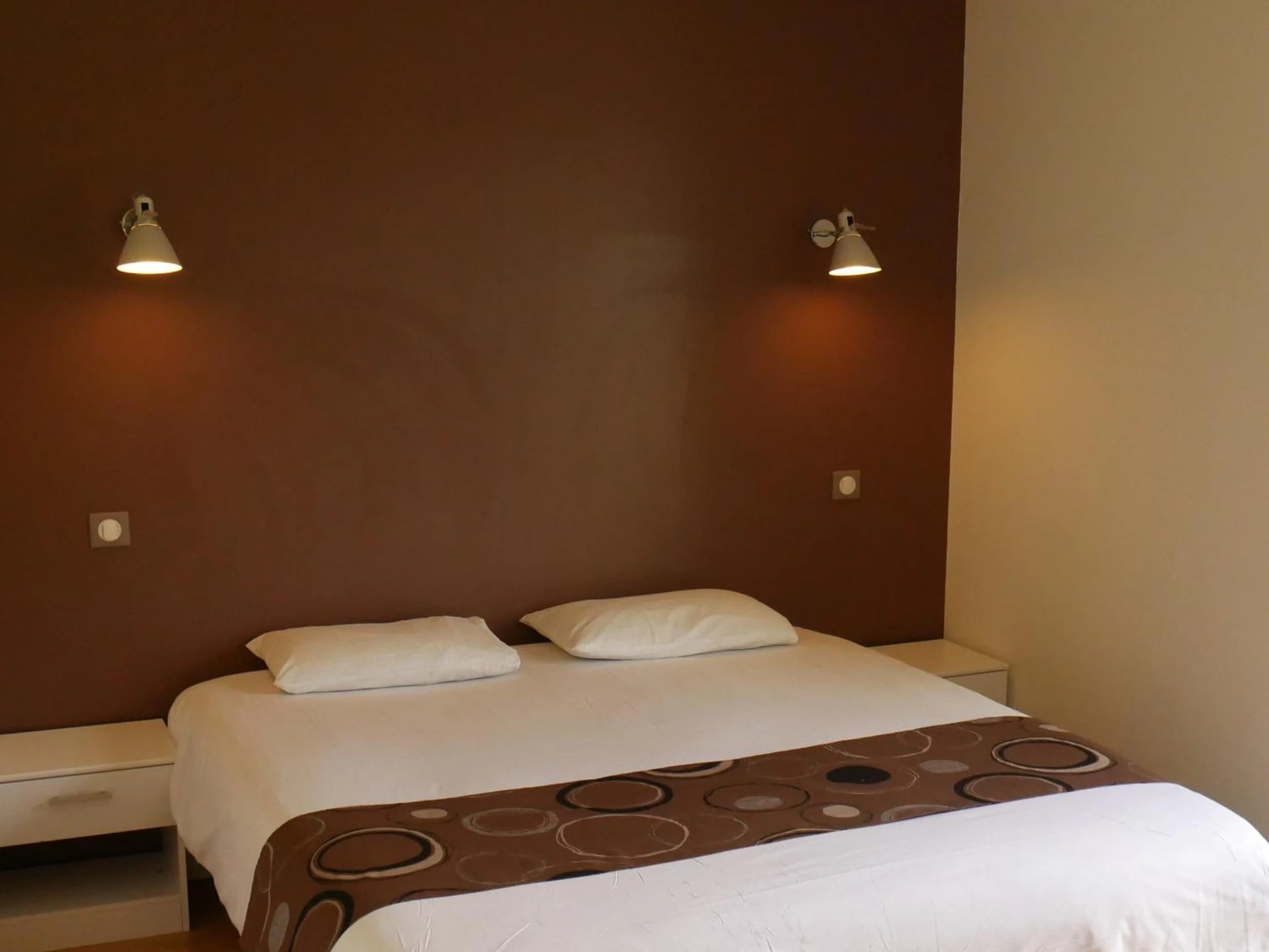 Chambre disponible pour un séminaire d'entreprise à Auberge des VoyaJoueurs - Monteneuf