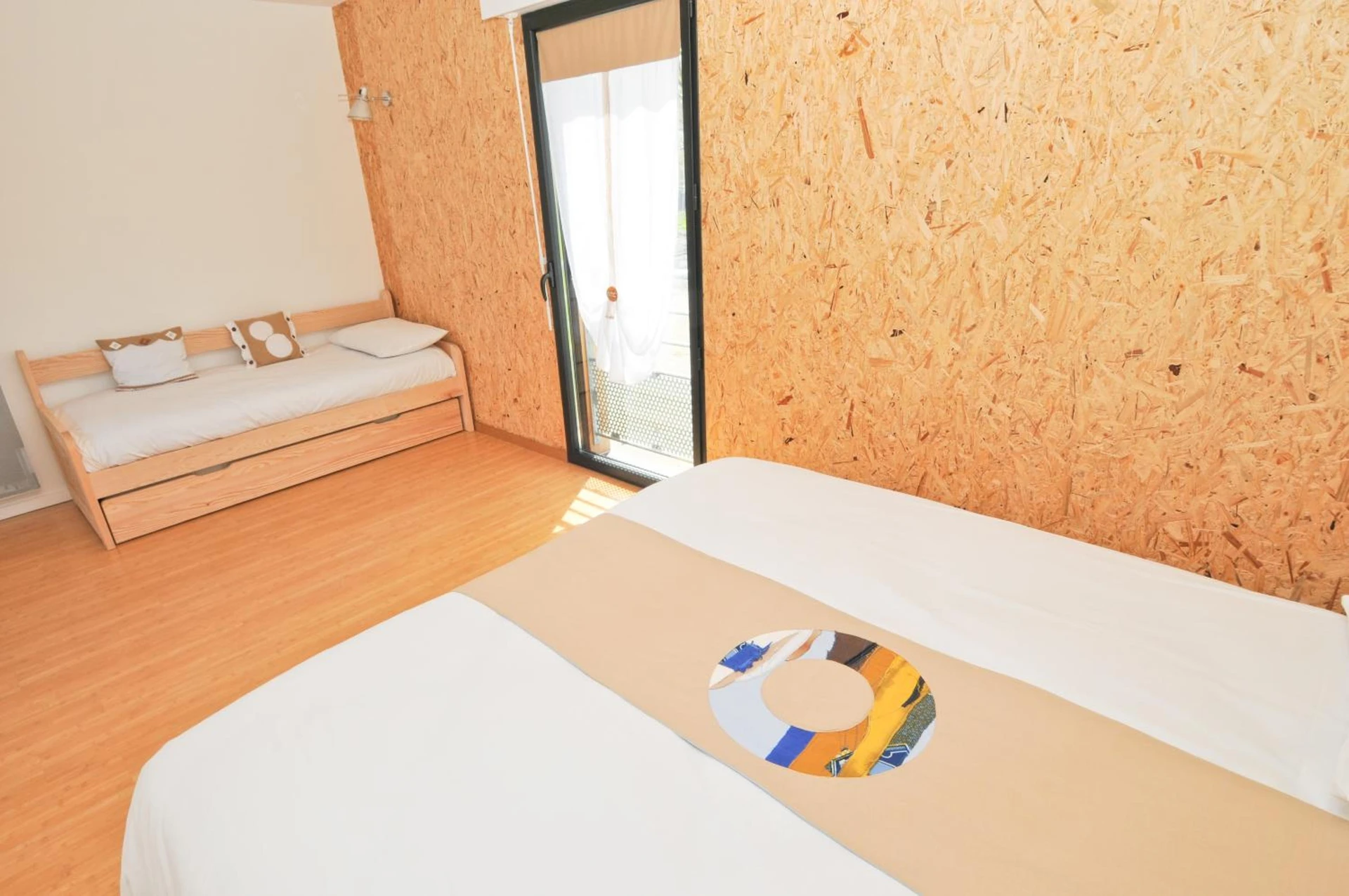 Chambre disponible pour un séminaire d'entreprise à Auberge des VoyaJoueurs - Monteneuf
