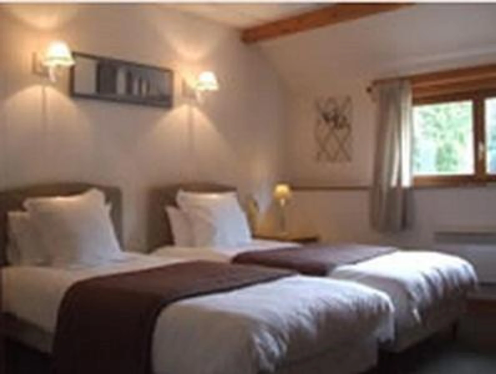 Chambre disponible pour un séminaire d'entreprise à LOGIS - Auberge Du Colombier - Cannes