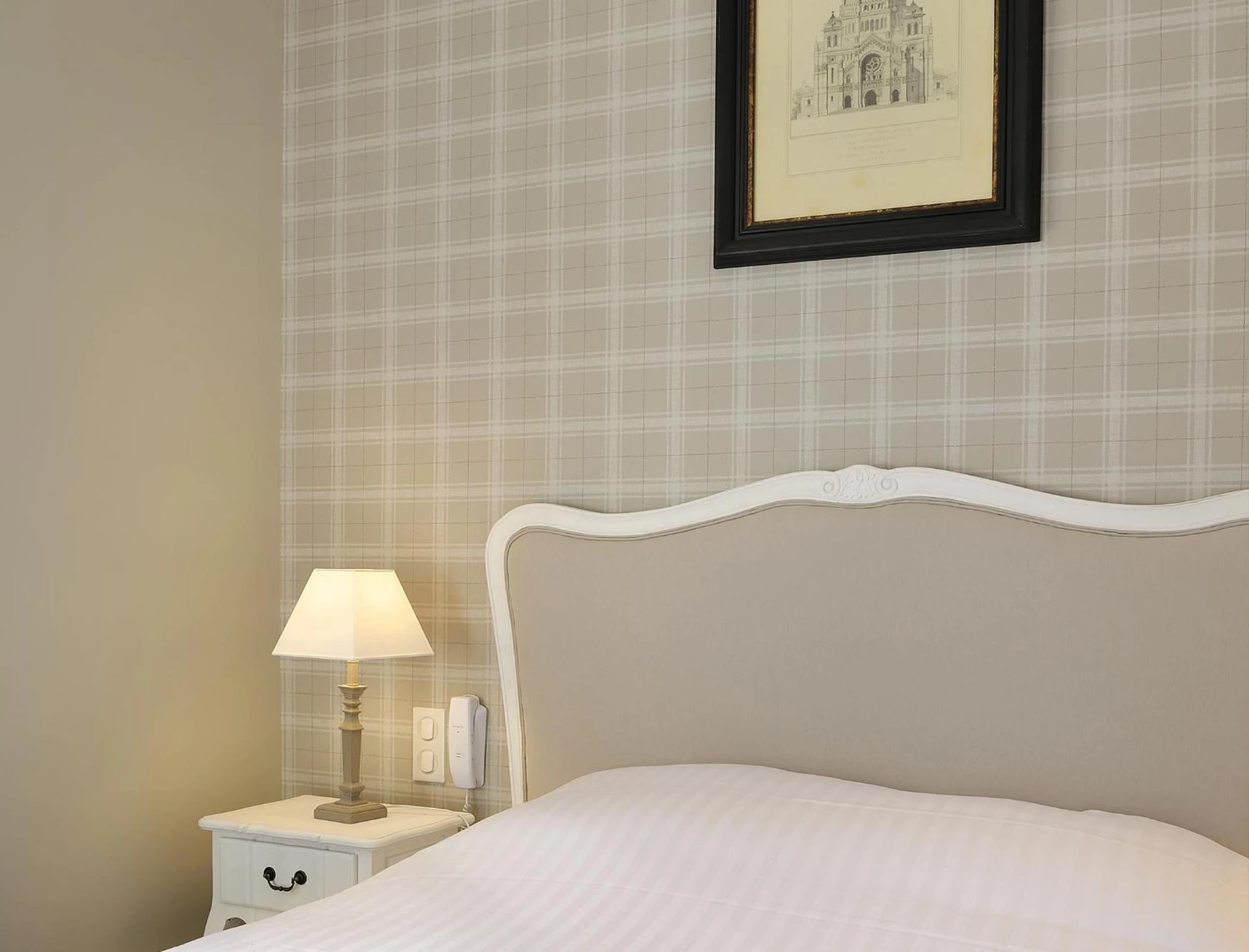 Chambre disponible pour un séminaire d'entreprise à Auberge Du Grand Dauphin - Dhuizon