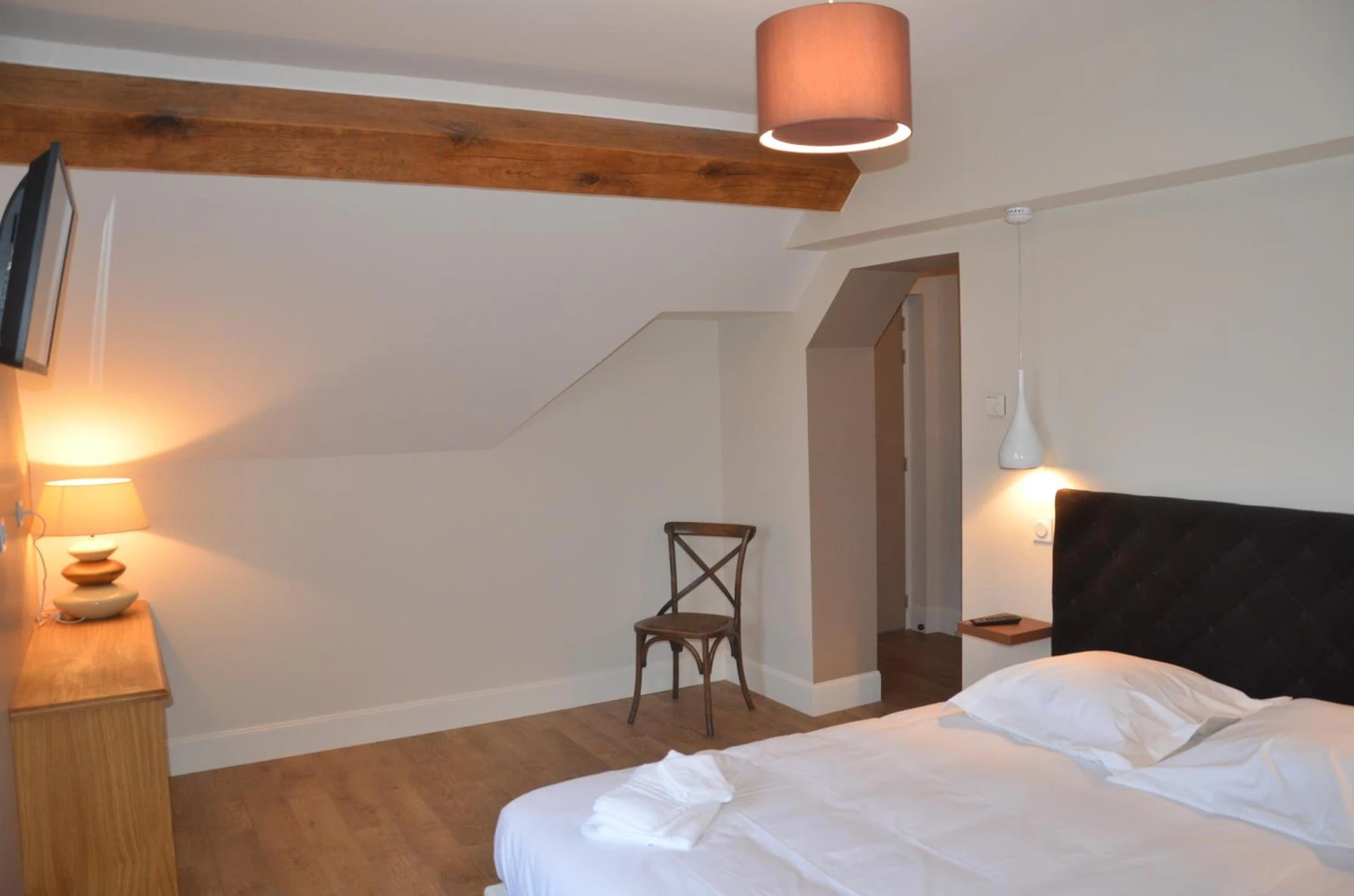 Magnifique chambre pour un séminaire d'entreprise à Auberge du Moulin à Vent, The Originals Relais - Manou