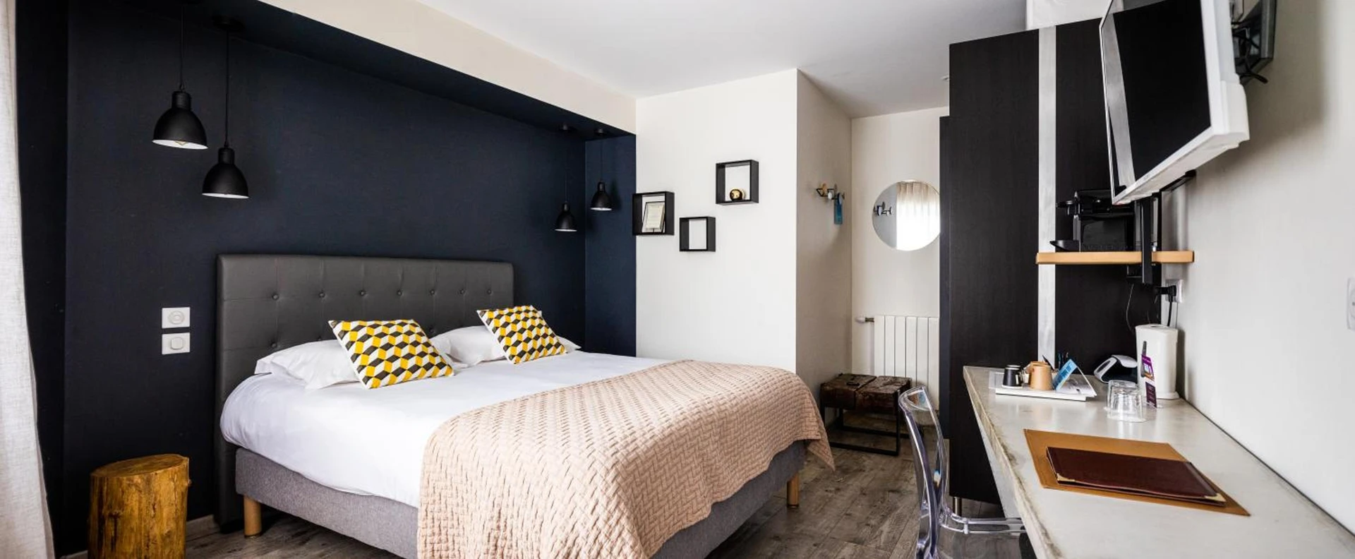 Chambre disponible pour un séminaire d'entreprise à Auberge du Poids Public Logis Hotel - Saint-Félix-Lauragais