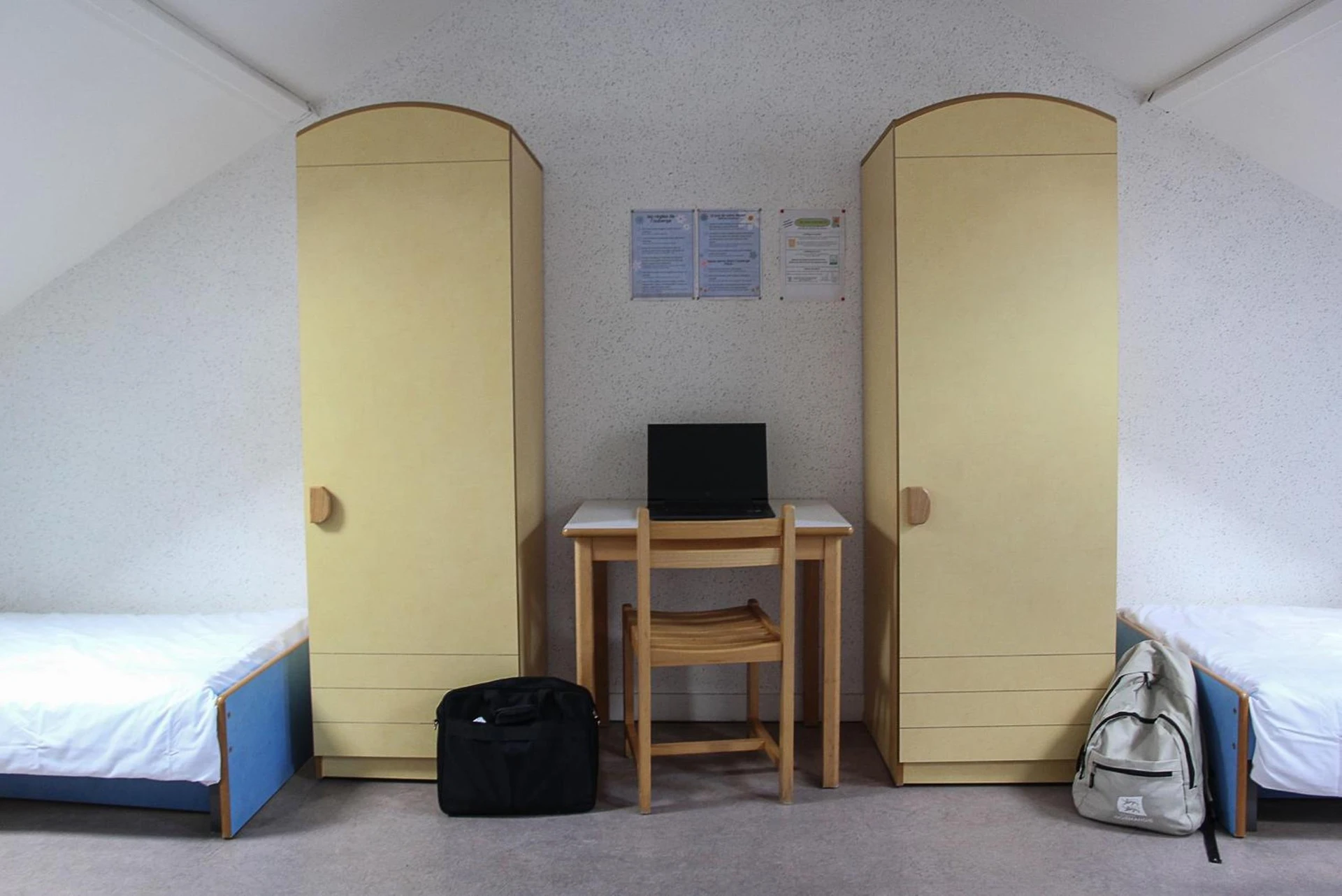 Chambre disponible pour un séminaire d'entreprise à Auberge de Jeunesse HI Genêts - Genêts