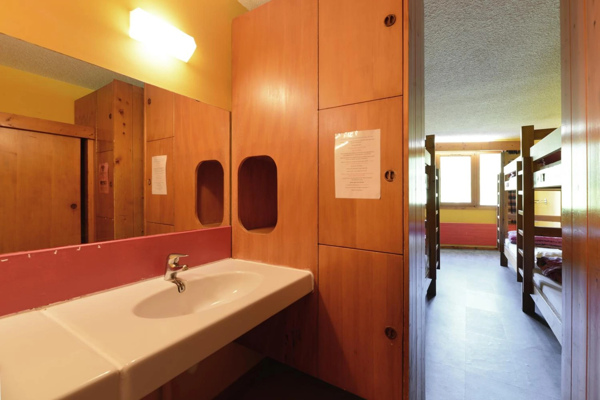 Chambre disponible pour un séminaire d'entreprise à Auberge de Jeunesse HI Séez - Séez