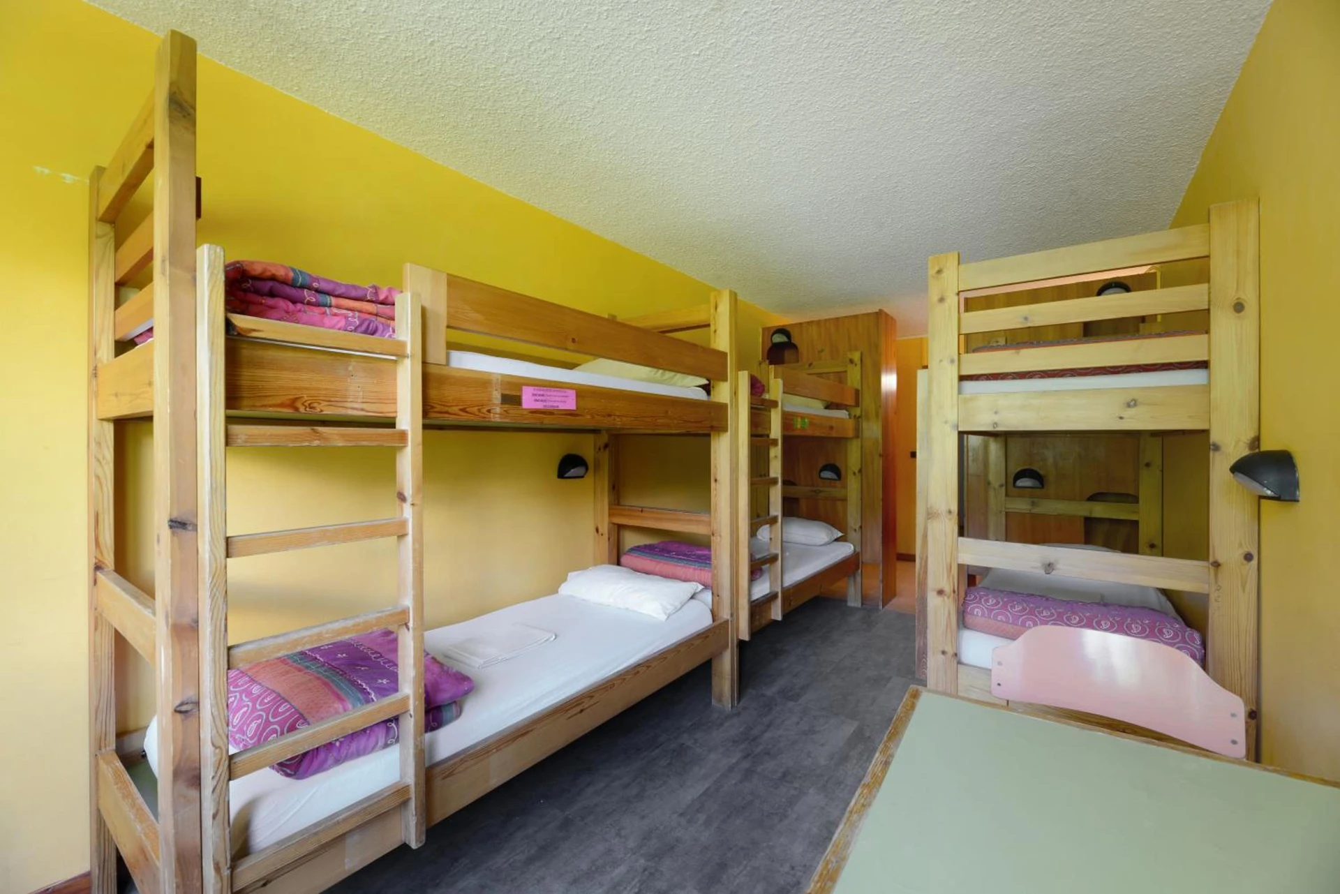 Magnifique chambre pour un séminaire d'entreprise à Auberge de Jeunesse HI Séez - Séez