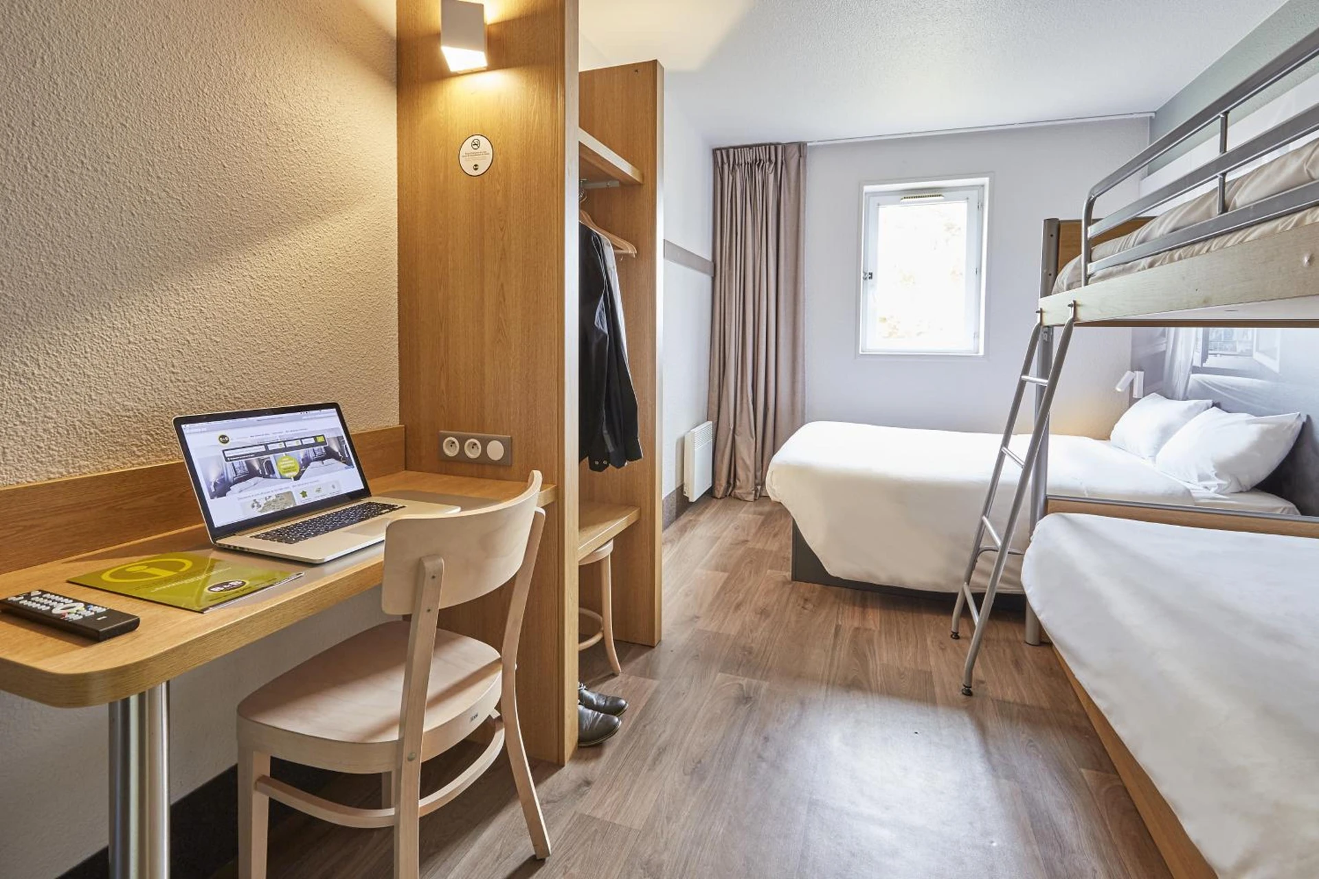 Magnifique chambre pour un séminaire d'entreprise à B&B HOTEL Aix-en-Provence Pont de l'Arc - Aix-en-Provence