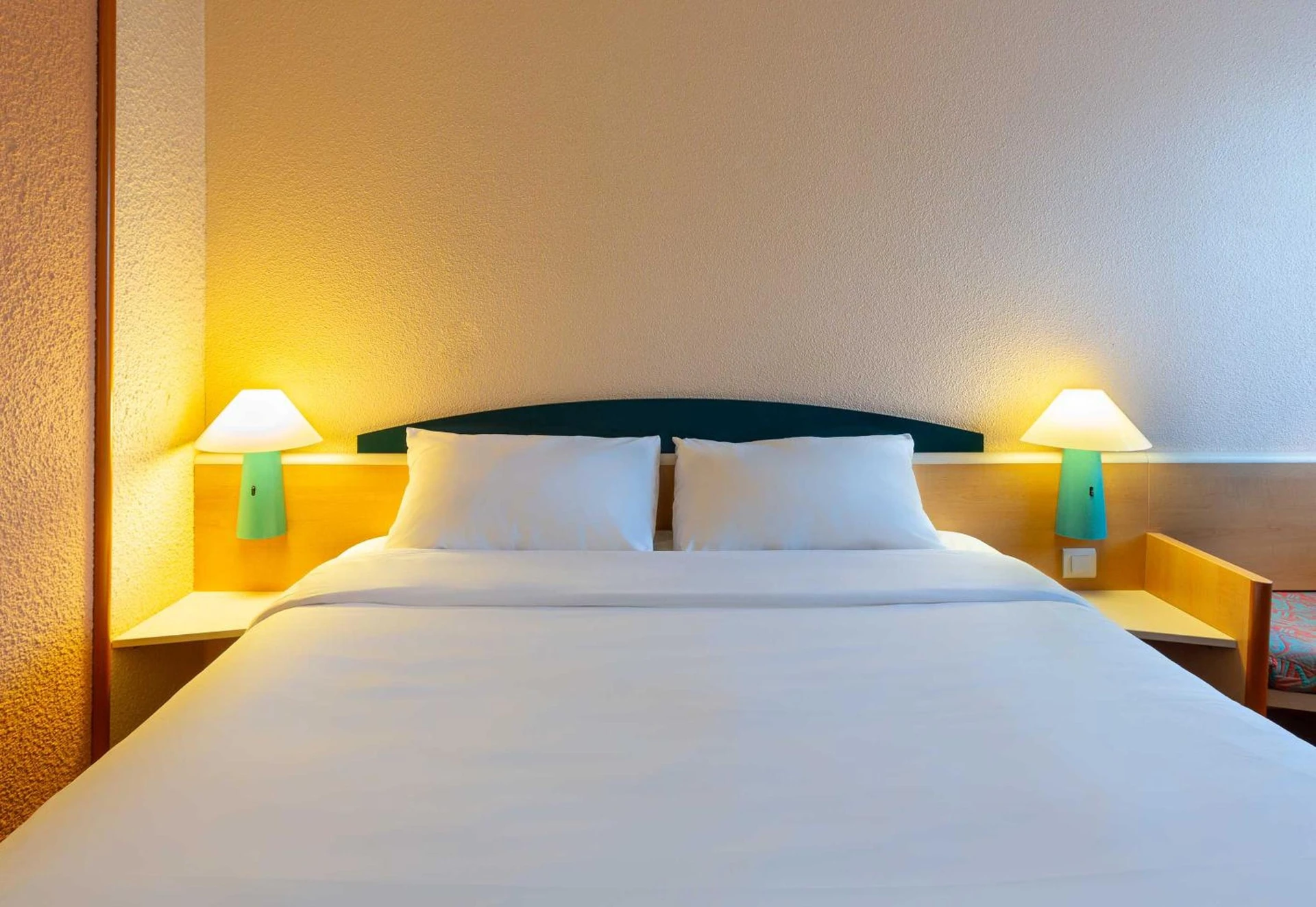 Chambre disponible pour un séminaire d'entreprise à B&B HOTEL Blois Nord Vallée Maillard - Blois