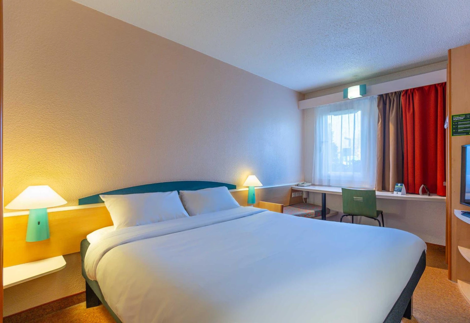 Chambre disponible pour un séminaire d'entreprise à B&B HOTEL Blois Nord Vallée Maillard - Blois