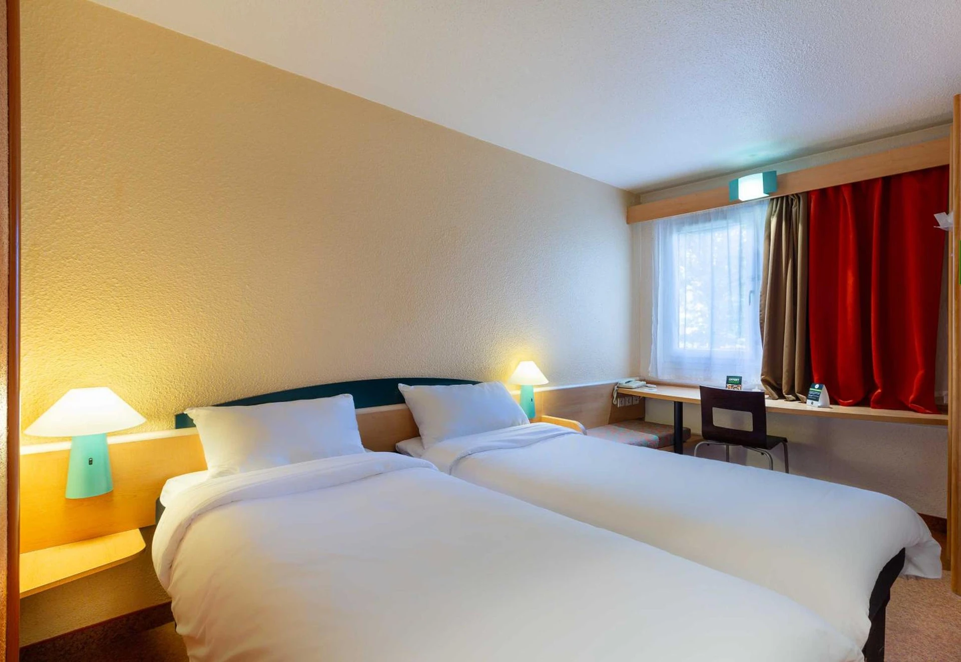 Chambre disponible pour un séminaire d'entreprise à B&B HOTEL Blois Nord Vallée Maillard - Blois