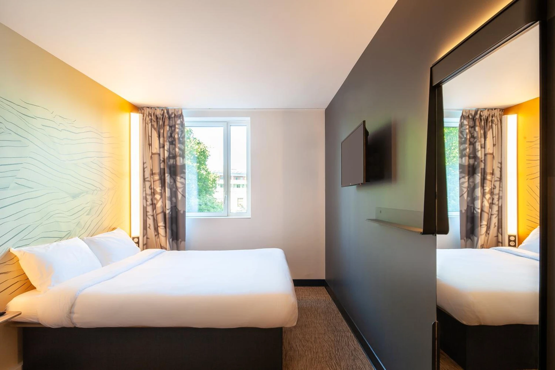 Chambre disponible pour un séminaire d'entreprise à B&B HOTEL Bois d'Arcy Saint Quentin en Yvelines - Bois-dʼArcy