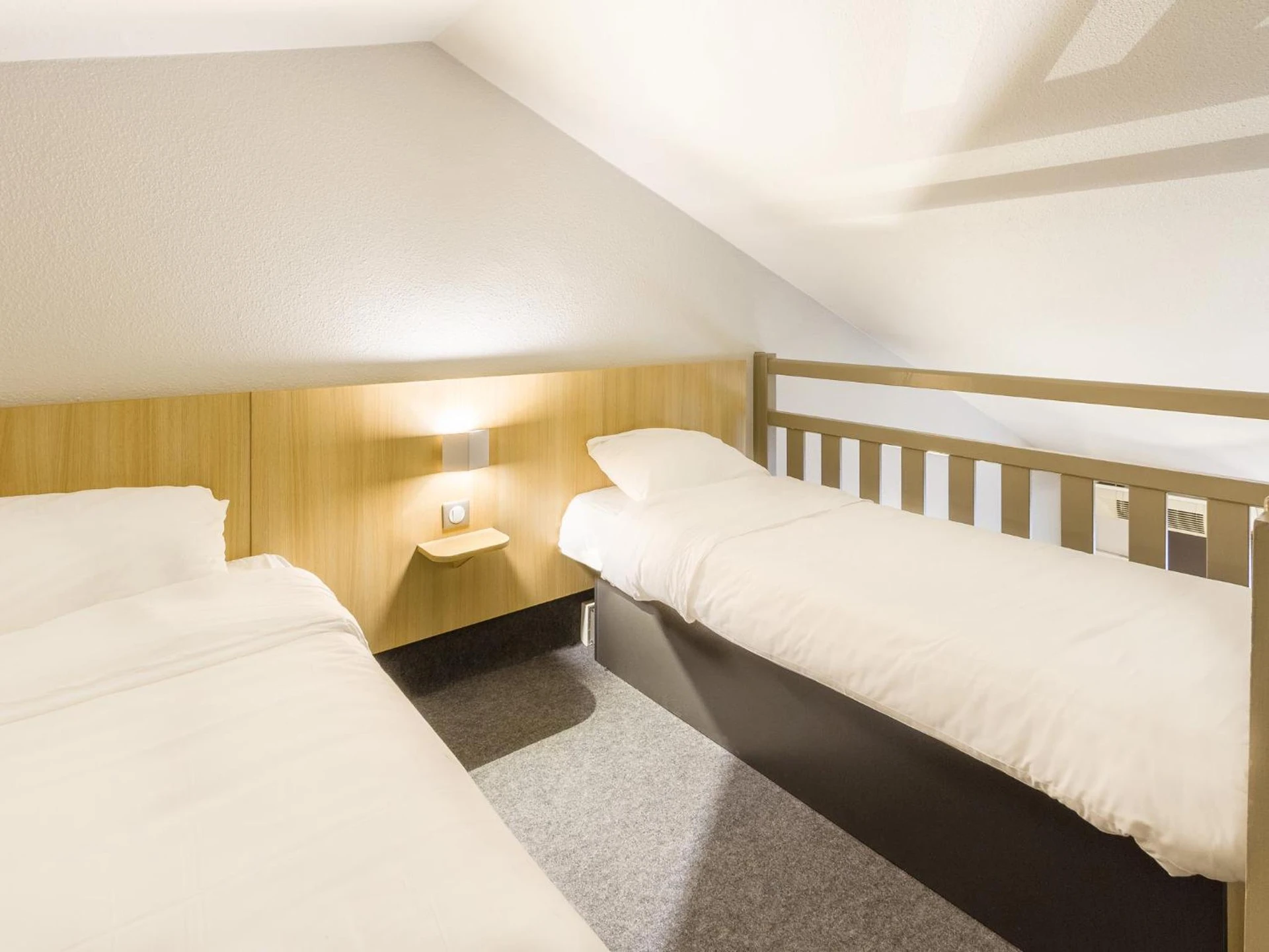 Magnifique chambre pour un séminaire d'entreprise à B&B HOTEL Boulogne-sur-Mer Saint-Martin - Saint-Martin-Boulogne