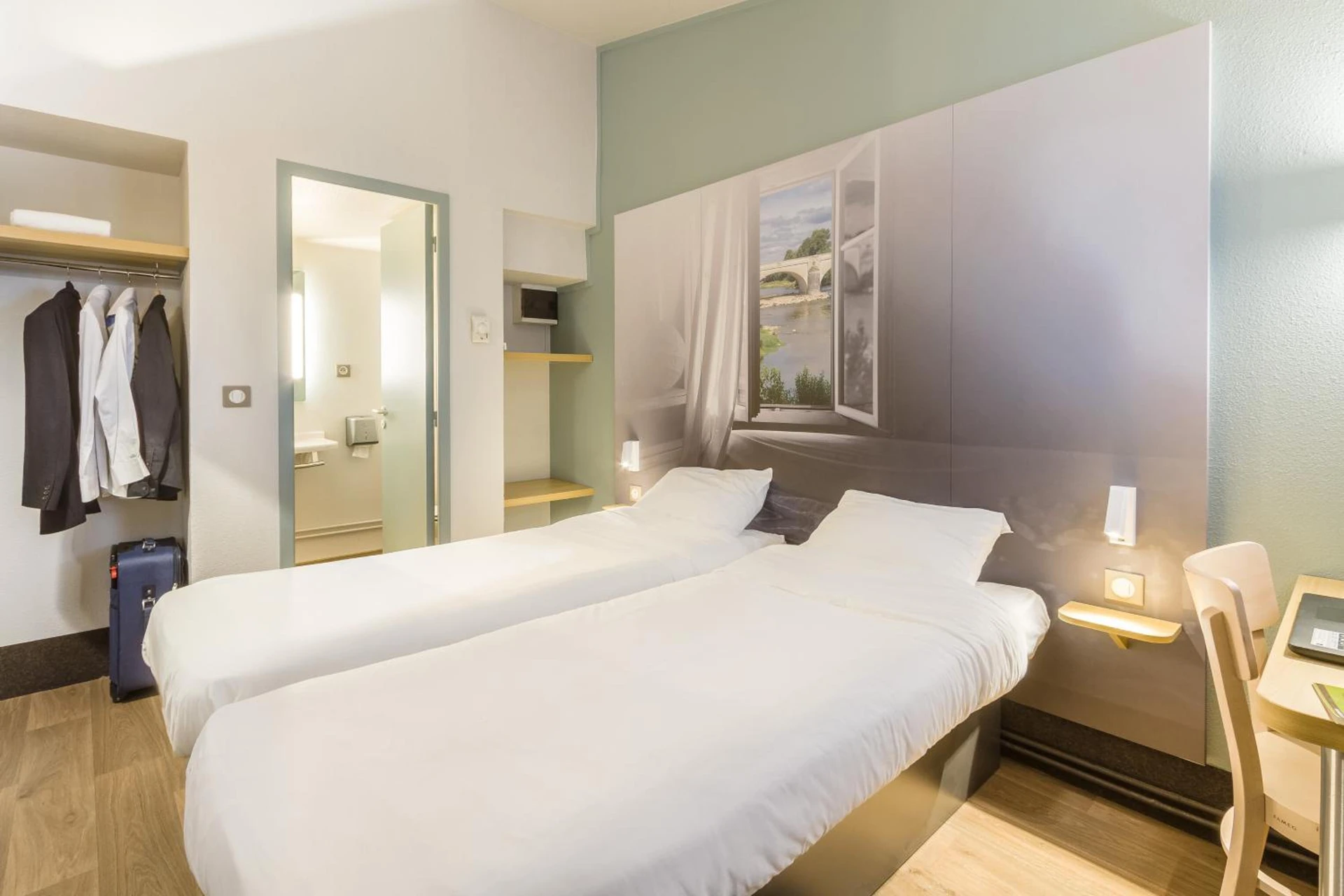 Chambre disponible pour un séminaire d'entreprise à B&B HOTEL Brignoles - Brignoles