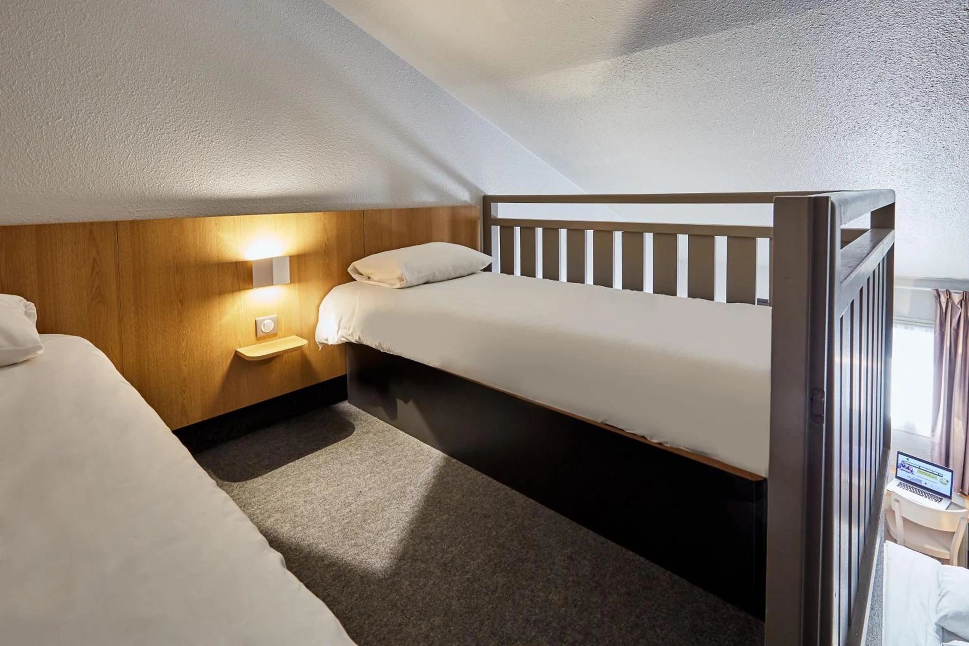Chambre disponible pour un séminaire d'entreprise à B&B HOTEL CAEN Sud - Ifs
