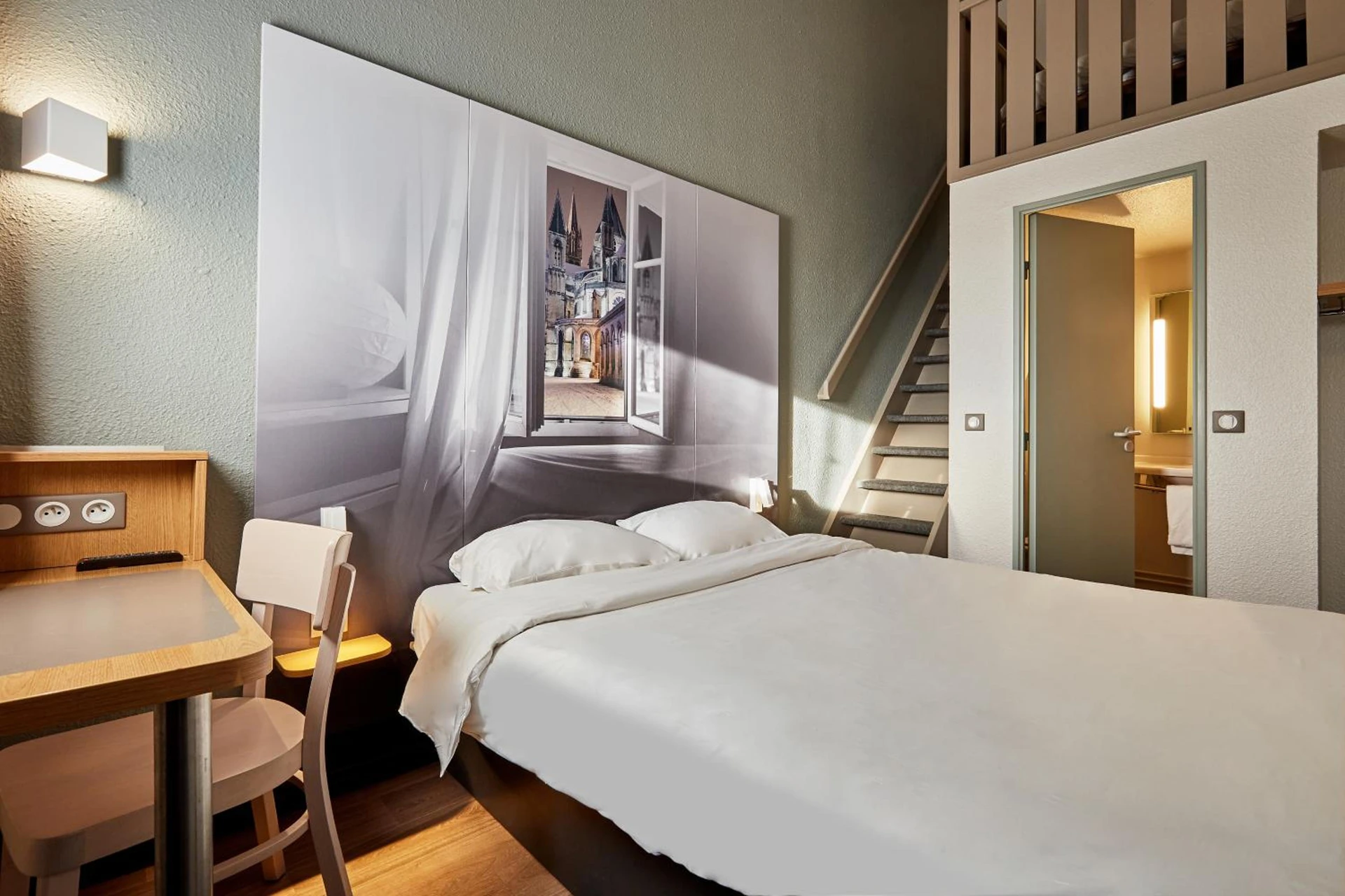 Chambre disponible pour un séminaire d'entreprise à B&B HOTEL CAEN Sud - Ifs