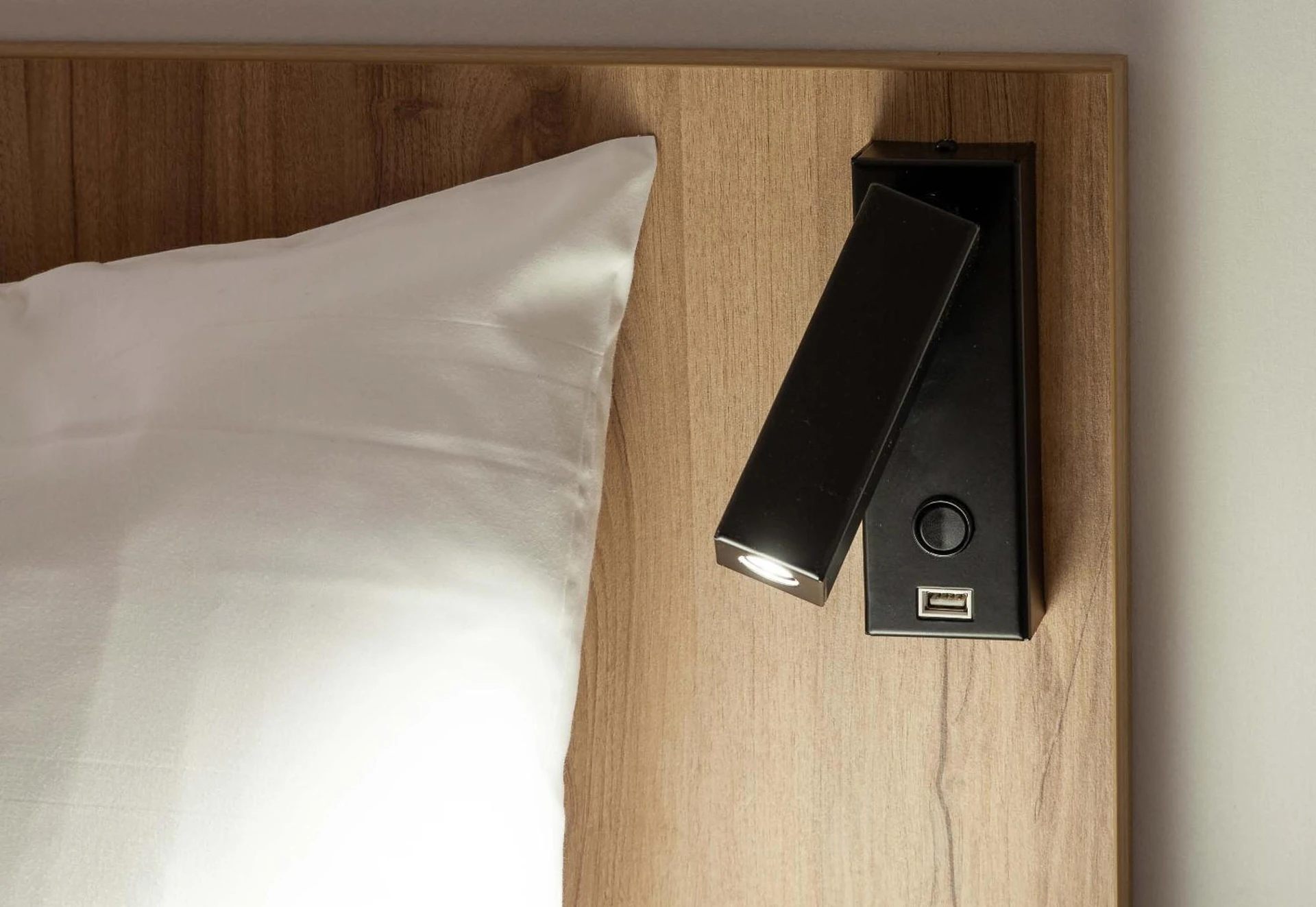 Chambre disponible pour un séminaire d'entreprise à B&B HOTEL Cergy Pierrelaye - Pierrelaye