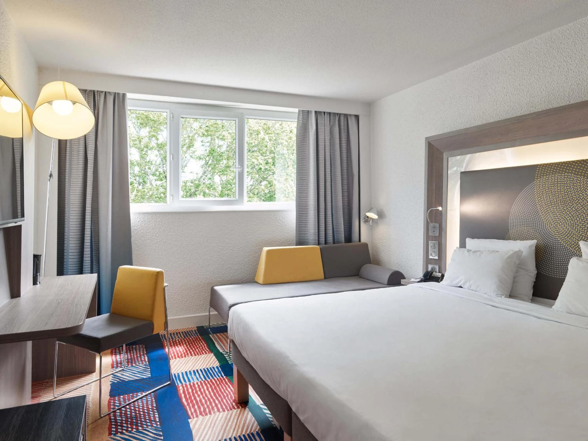Chambre disponible pour un séminaire d'entreprise à B&B HOTEL Cergy Port 4 étoiles - Cergy