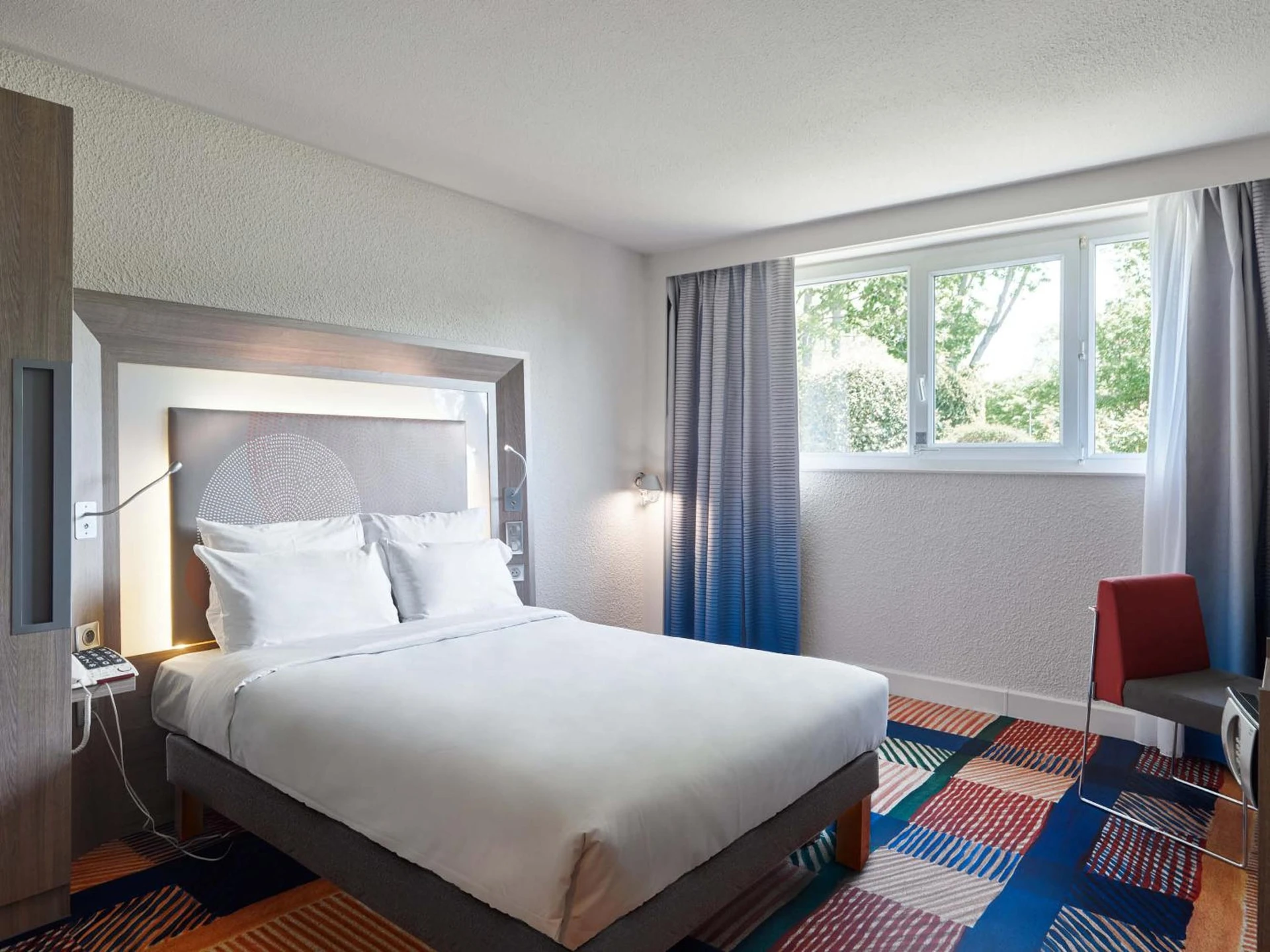 Magnifique chambre pour un séminaire d'entreprise à B&B HOTEL Cergy Port 4 étoiles - Cergy