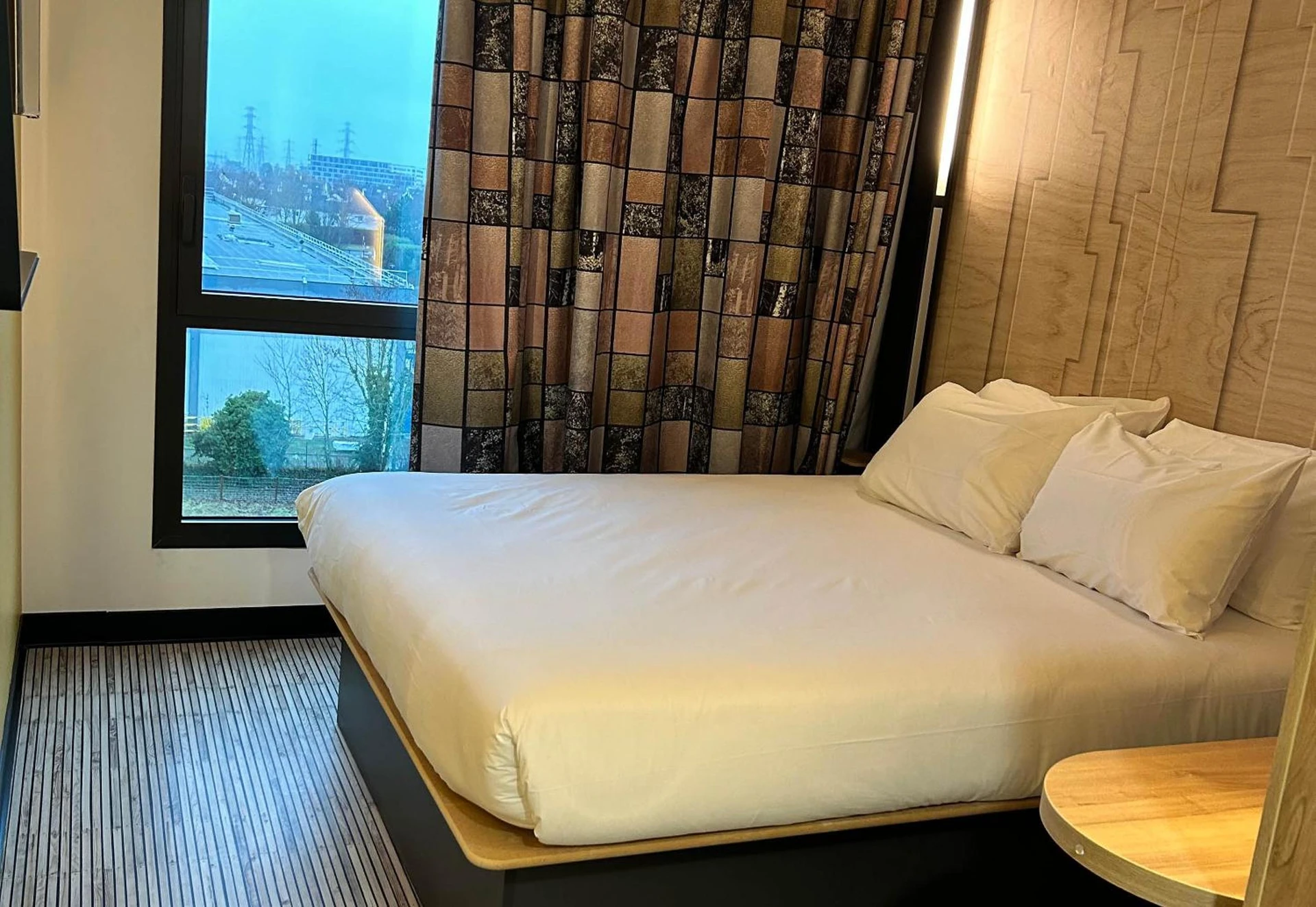 Chambre disponible pour un séminaire d'entreprise à B&B HOTEL Cergy Saint-Christophe Gare - Cergy