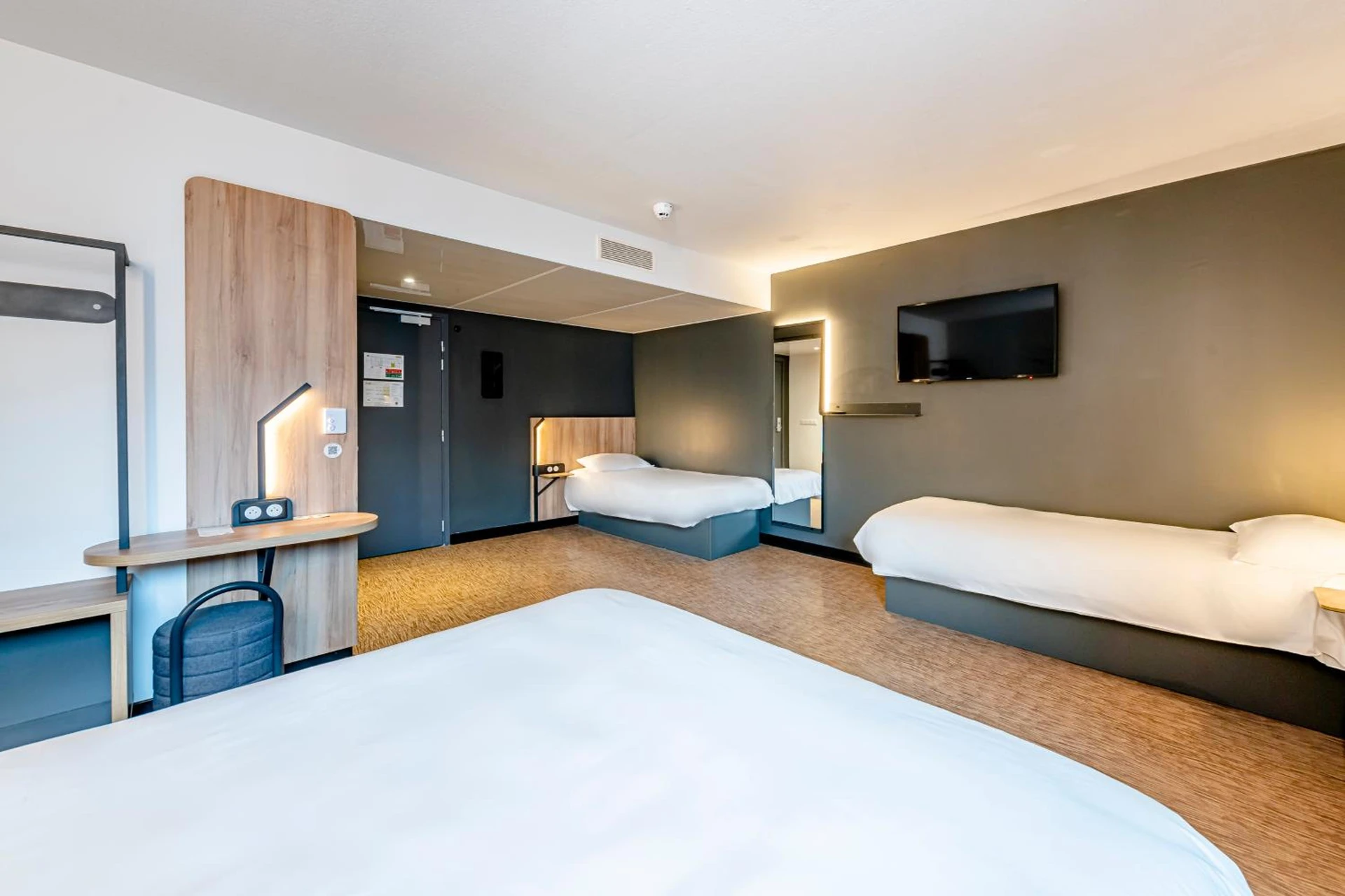 Magnifique chambre pour un séminaire d'entreprise à B&B HOTEL Dijon Valmy Toison d'or - Dijon