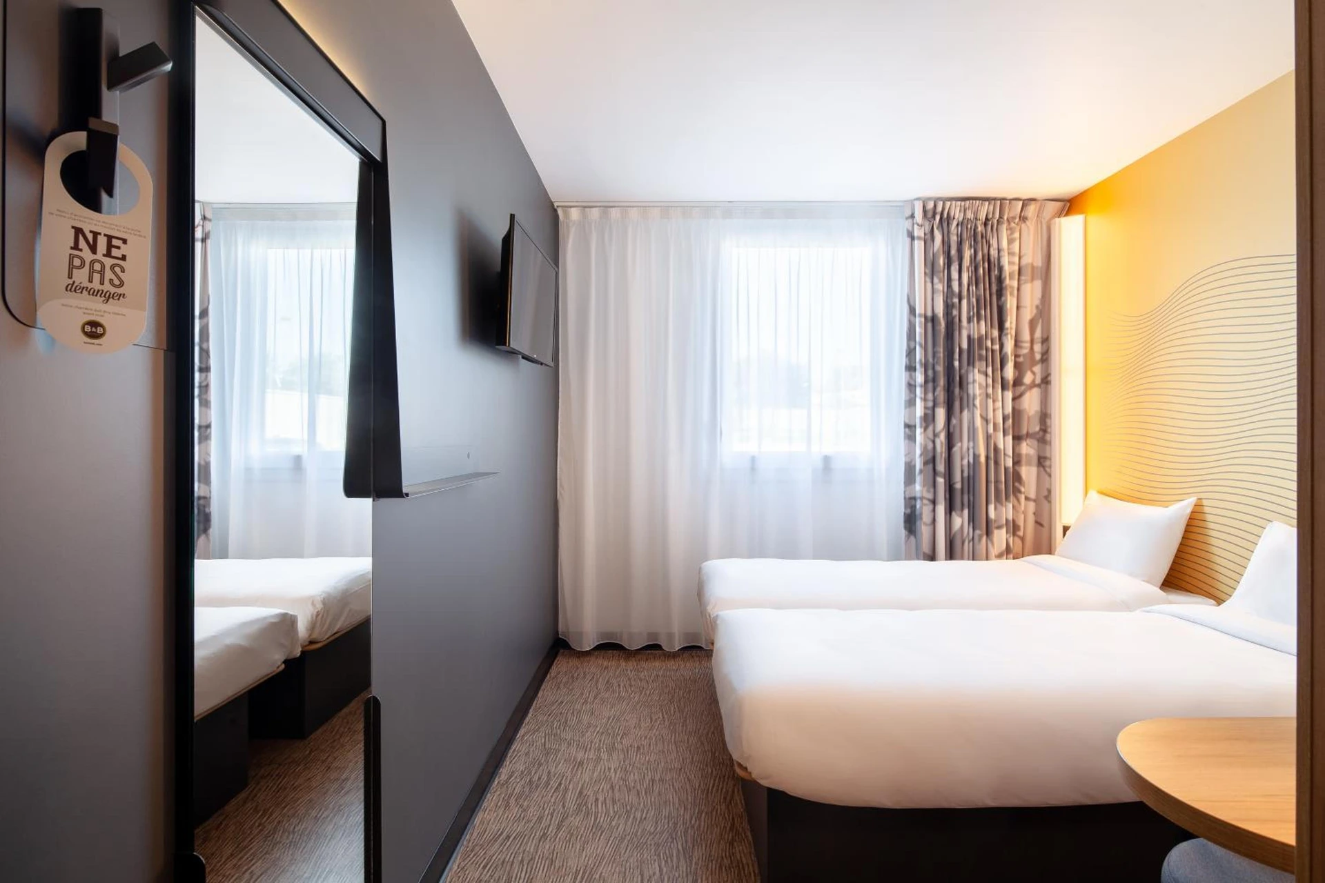 Chambre disponible pour un séminaire d'entreprise à B&B HOTEL Igny Palaiseau - Igny