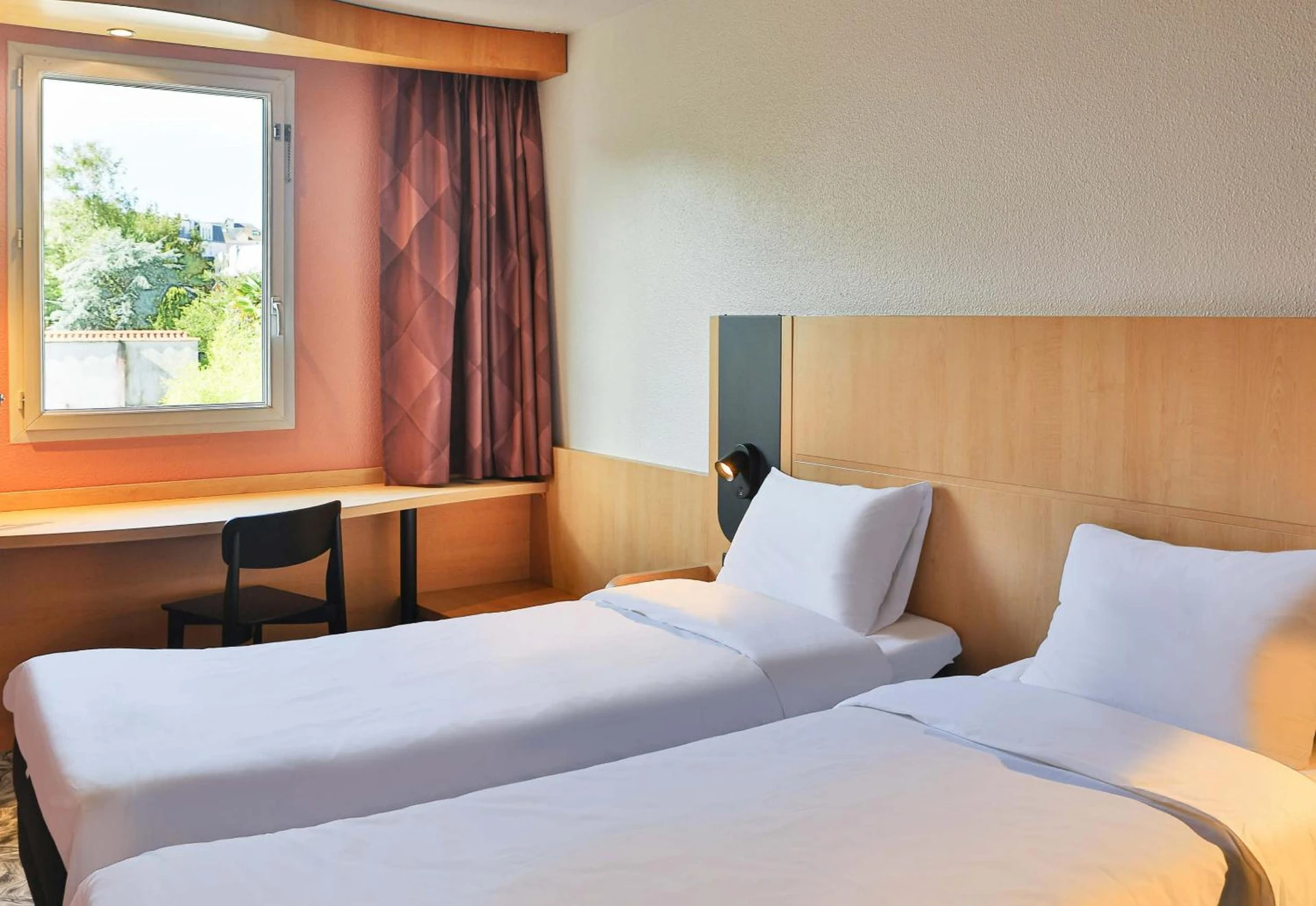 Chambre disponible pour un séminaire d'entreprise à B&B HOTEL Les Sables-d'Olonne Centre Gare - Les Sables dʼOlonne