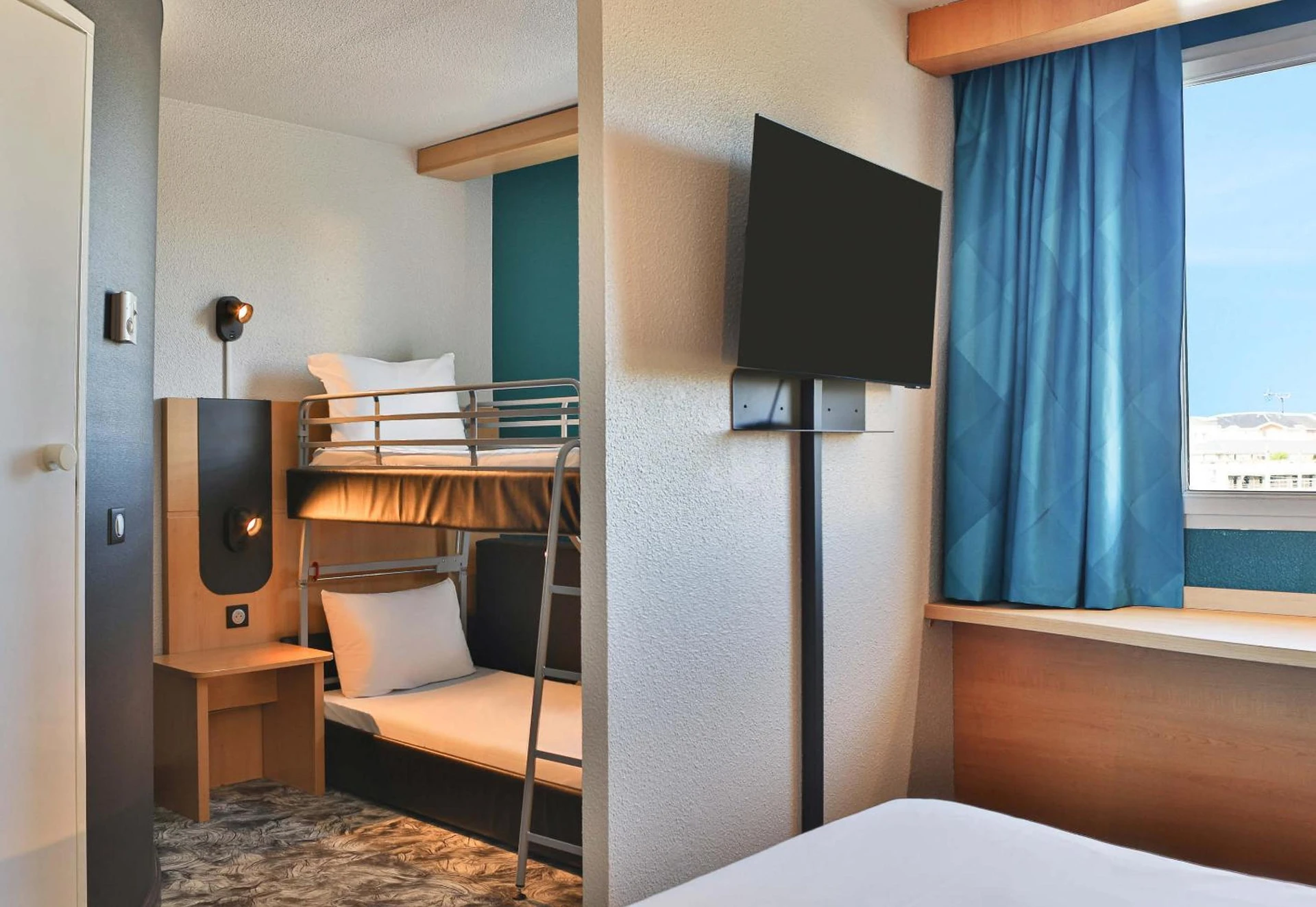 Chambre disponible pour un séminaire d'entreprise à B&B HOTEL Les Sables-d'Olonne Centre Gare - Les Sables dʼOlonne
