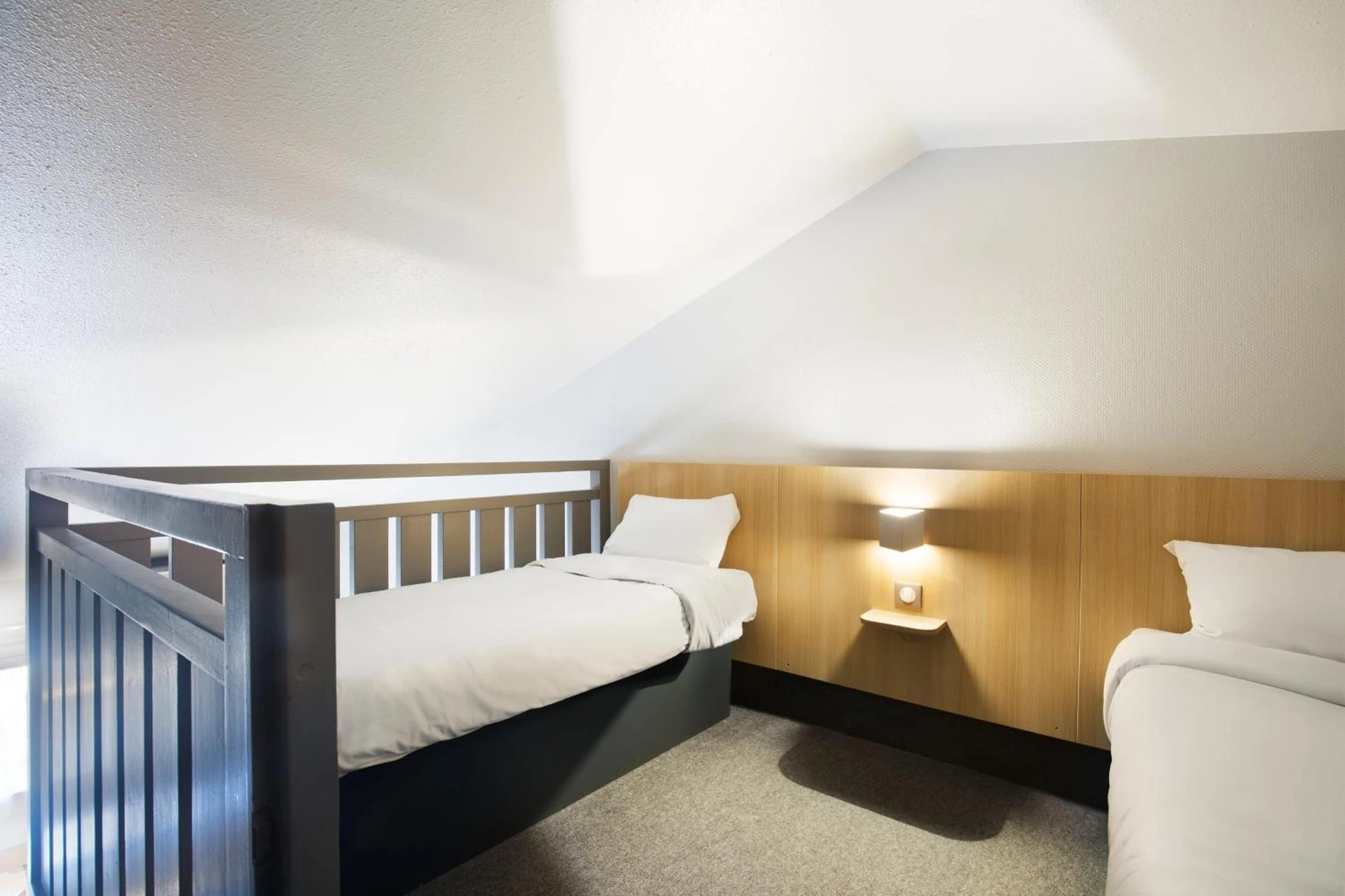 Chambre disponible pour un séminaire d'entreprise à B&B HOTEL Lyon St Priest - Saint-Priest