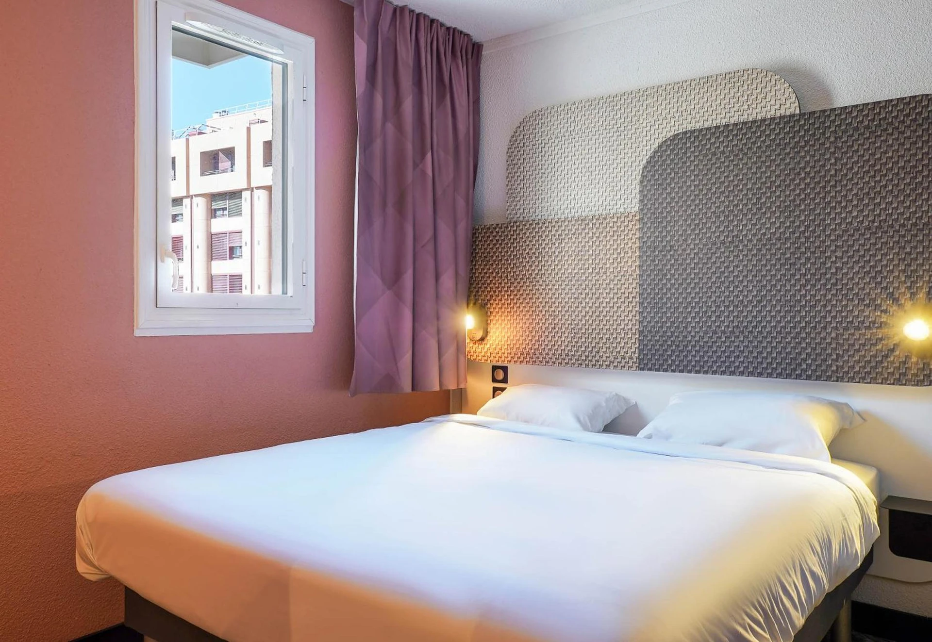 Chambre disponible pour un séminaire d'entreprise à B&B HOTEL Marseille Parc Chanot - Marseille