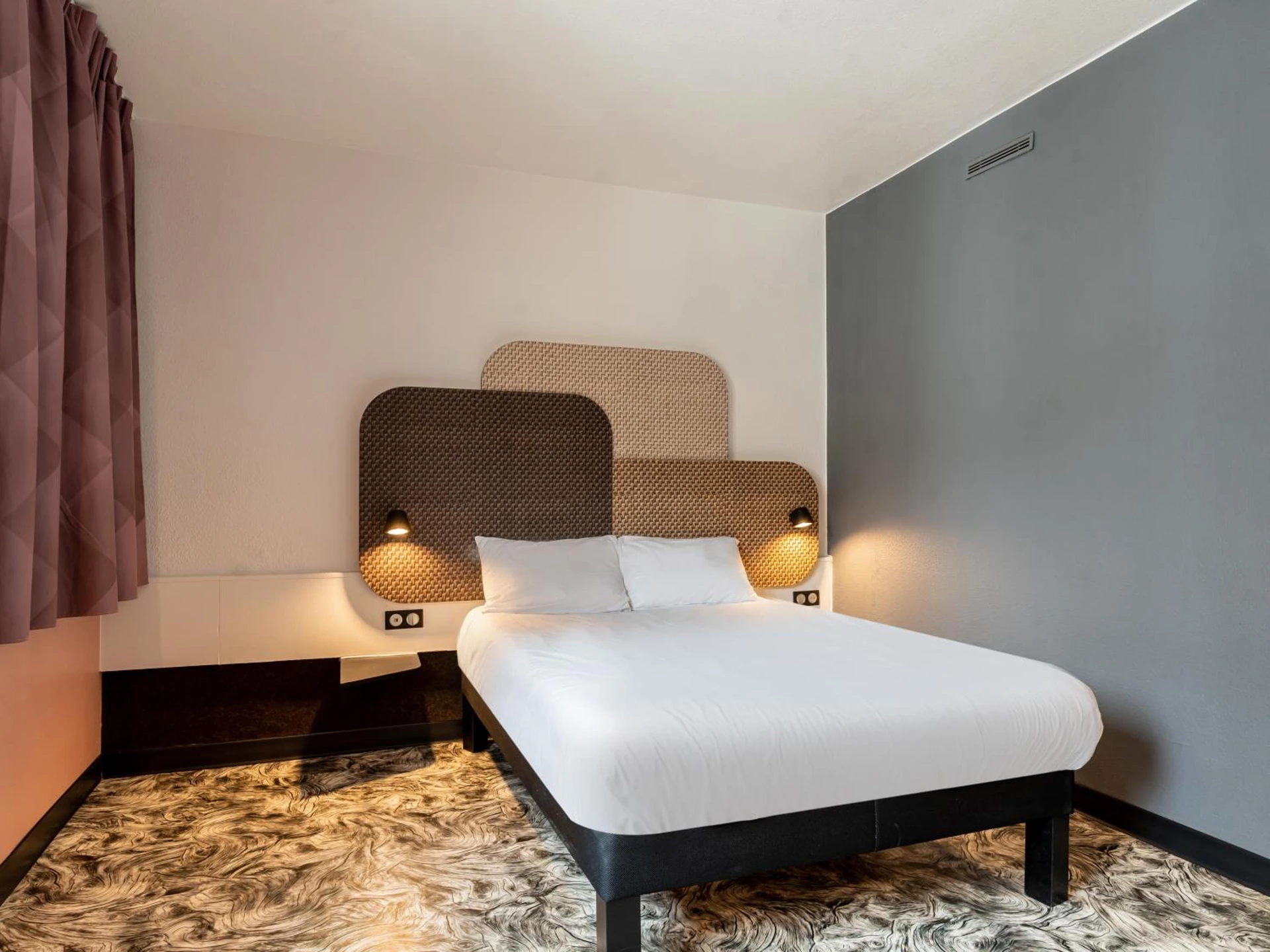 Chambre disponible pour un séminaire d'entreprise à B&B HOTEL Marseille Prado Parc des Expositions - Marseille