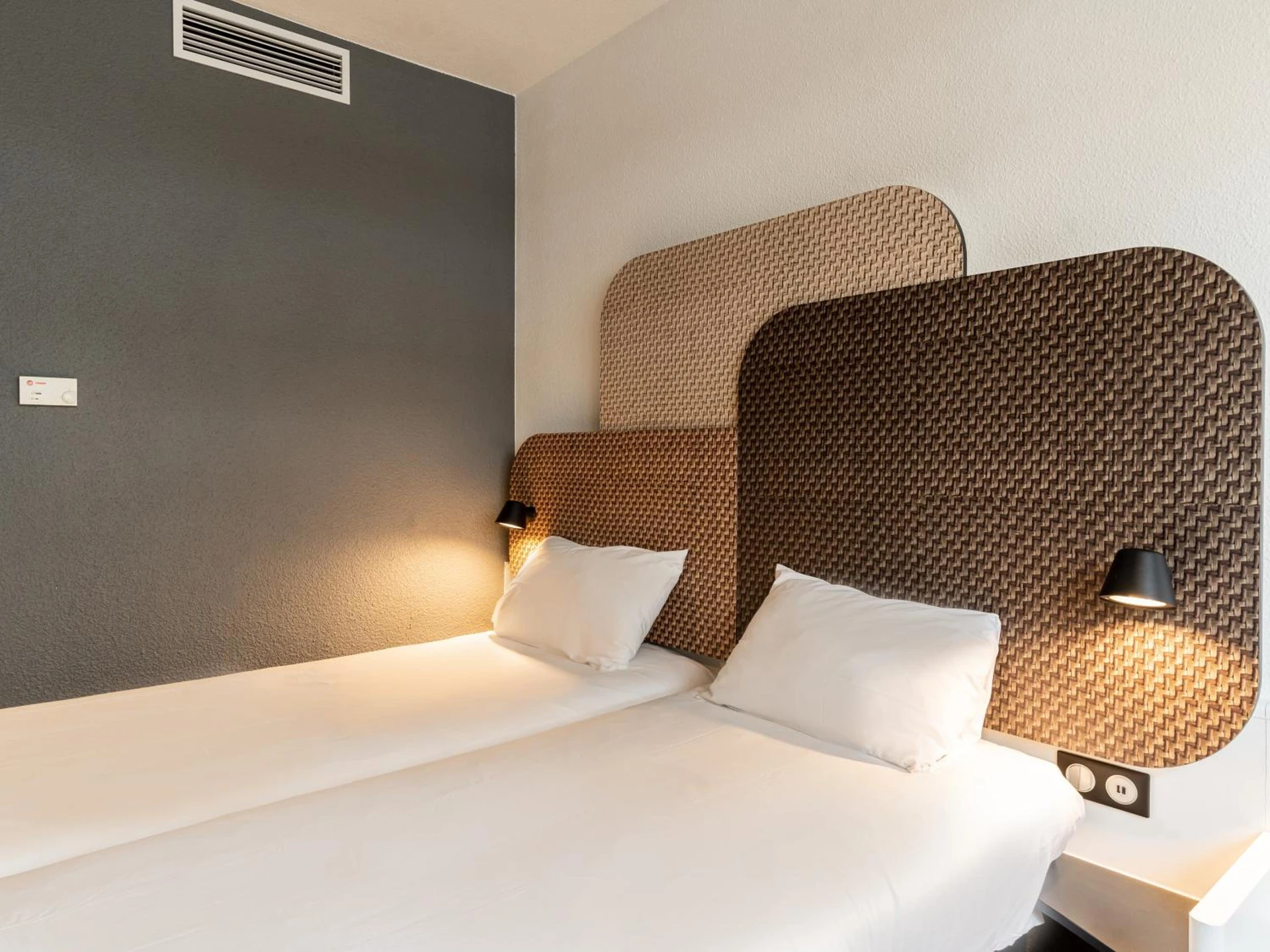 Chambre disponible pour un séminaire d'entreprise à B&B HOTEL Marseille Prado Parc des Expositions - Marseille