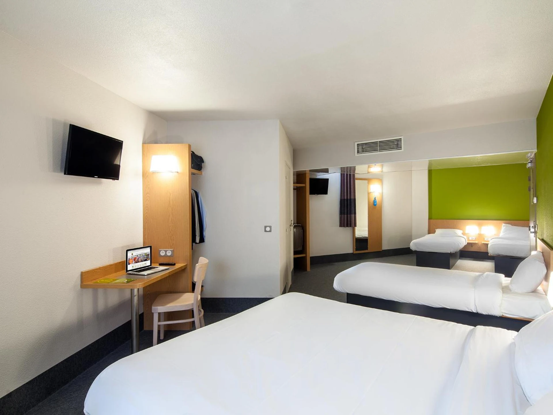 Chambre disponible pour un séminaire d'entreprise à B&B HOTEL Montpellier Centre Le Millénaire - Vieux-Boucau-les-Bains