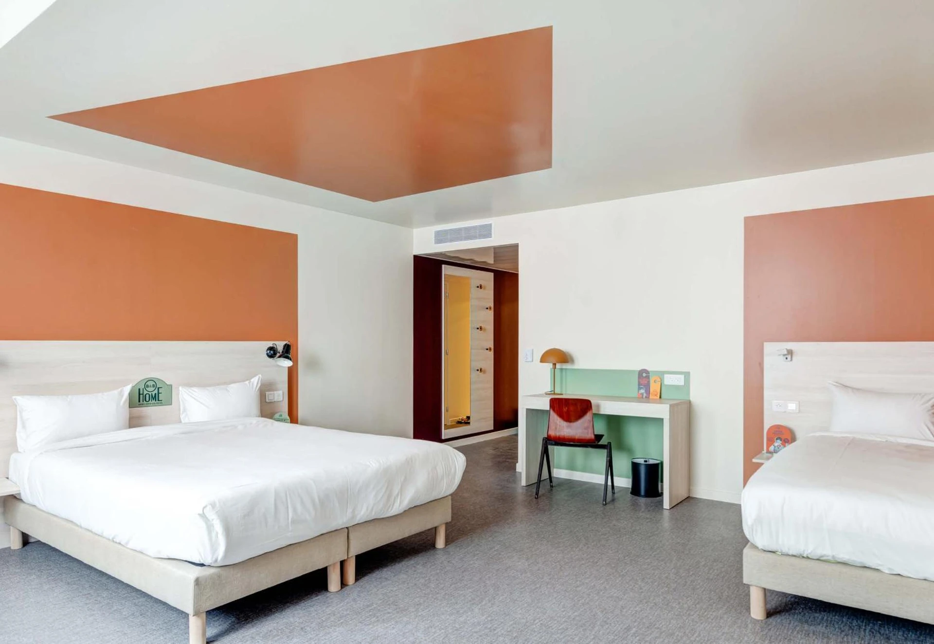 Chambre disponible pour un séminaire d'entreprise à B&B HOME Paris Mairie de Saint-Ouen - Saint-Ouen