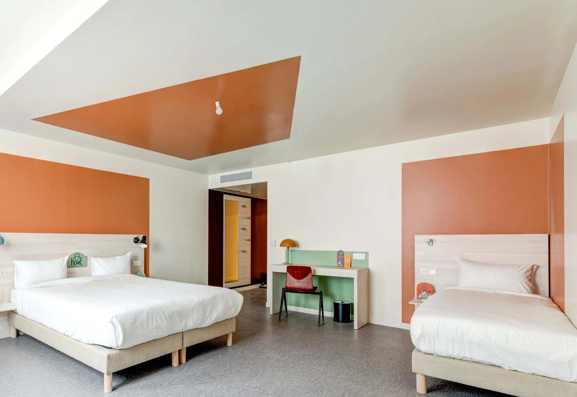 Chambre disponible pour un séminaire d'entreprise à B&B HOME Paris Mairie de Saint-Ouen - Saint-Ouen