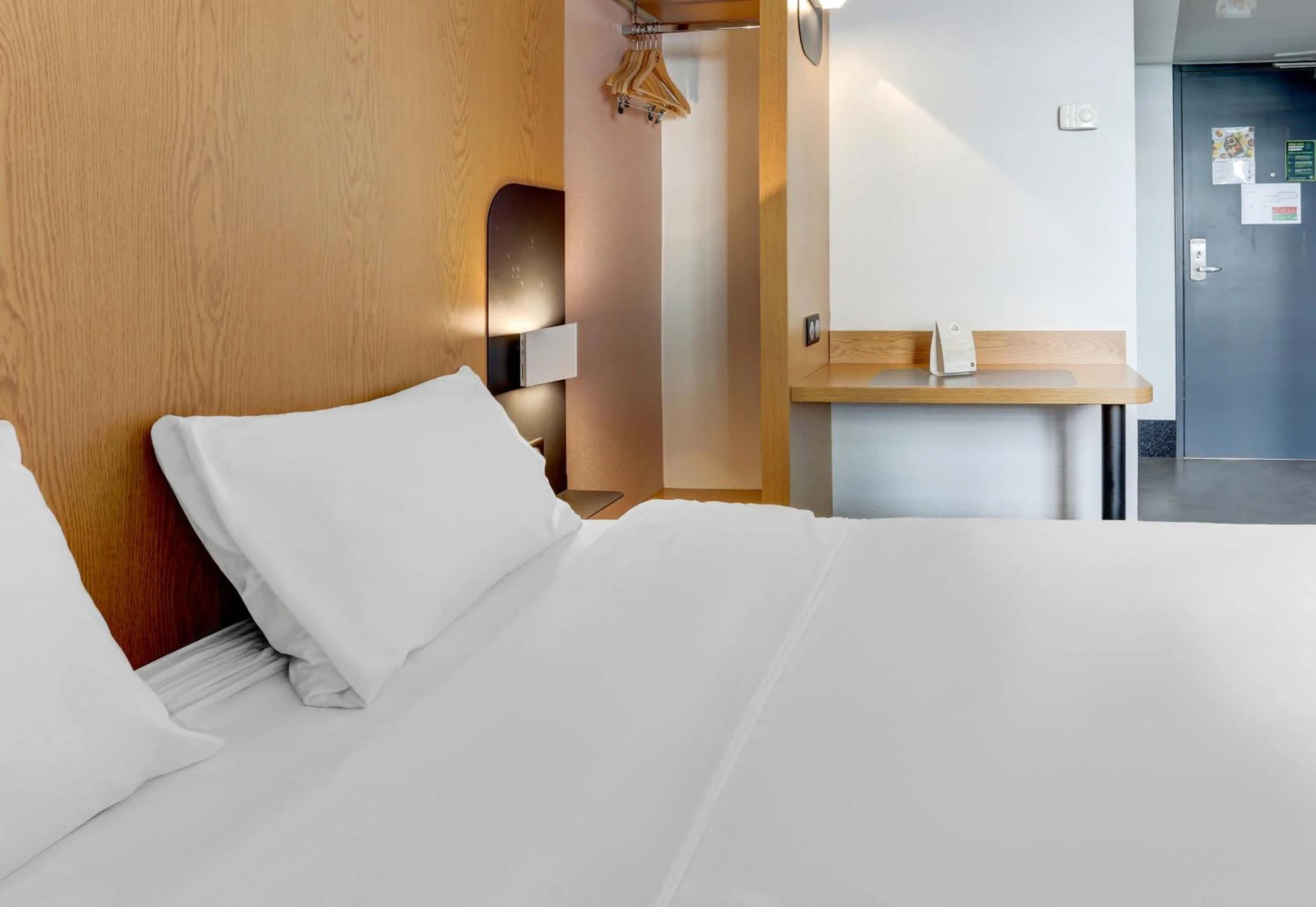 Chambre disponible pour un séminaire d'entreprise à B&B HOTEL Reims Centre Gare - Reims