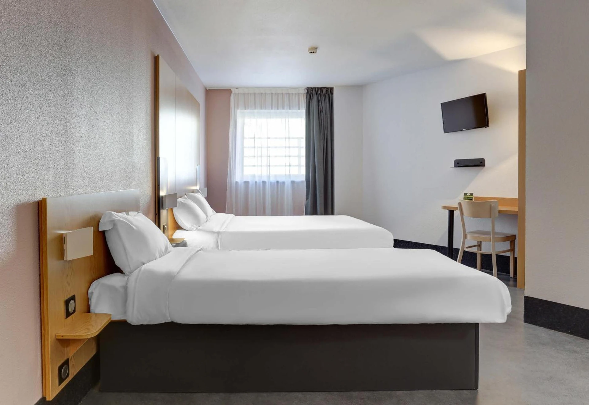 Chambre disponible pour un séminaire d'entreprise à B&B HOTEL Reims Centre Gare - Reims