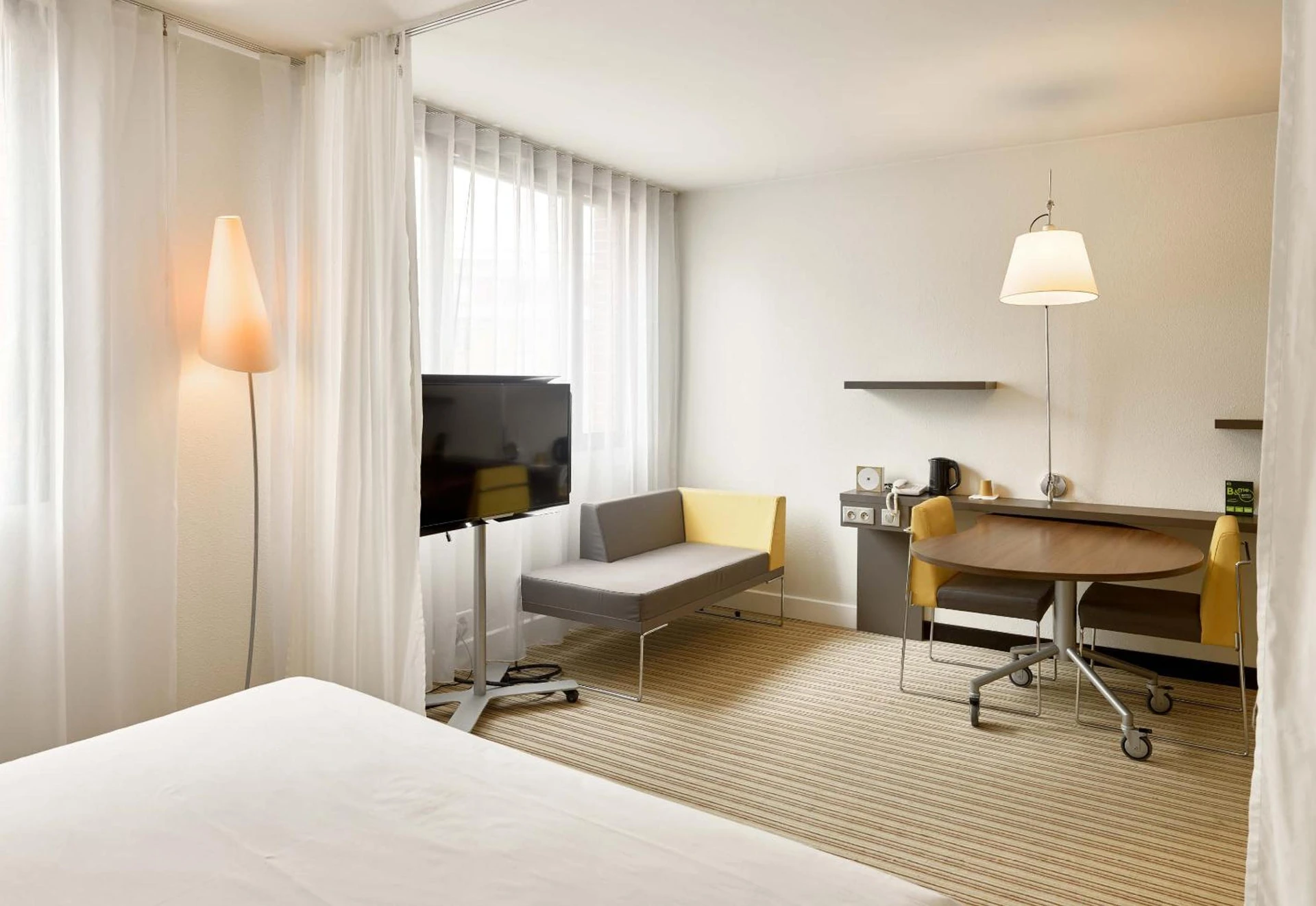 Magnifique chambre pour un séminaire d'entreprise à B&B HOTEL Rueil-Malmaison Gare - Rueil-Malmaison