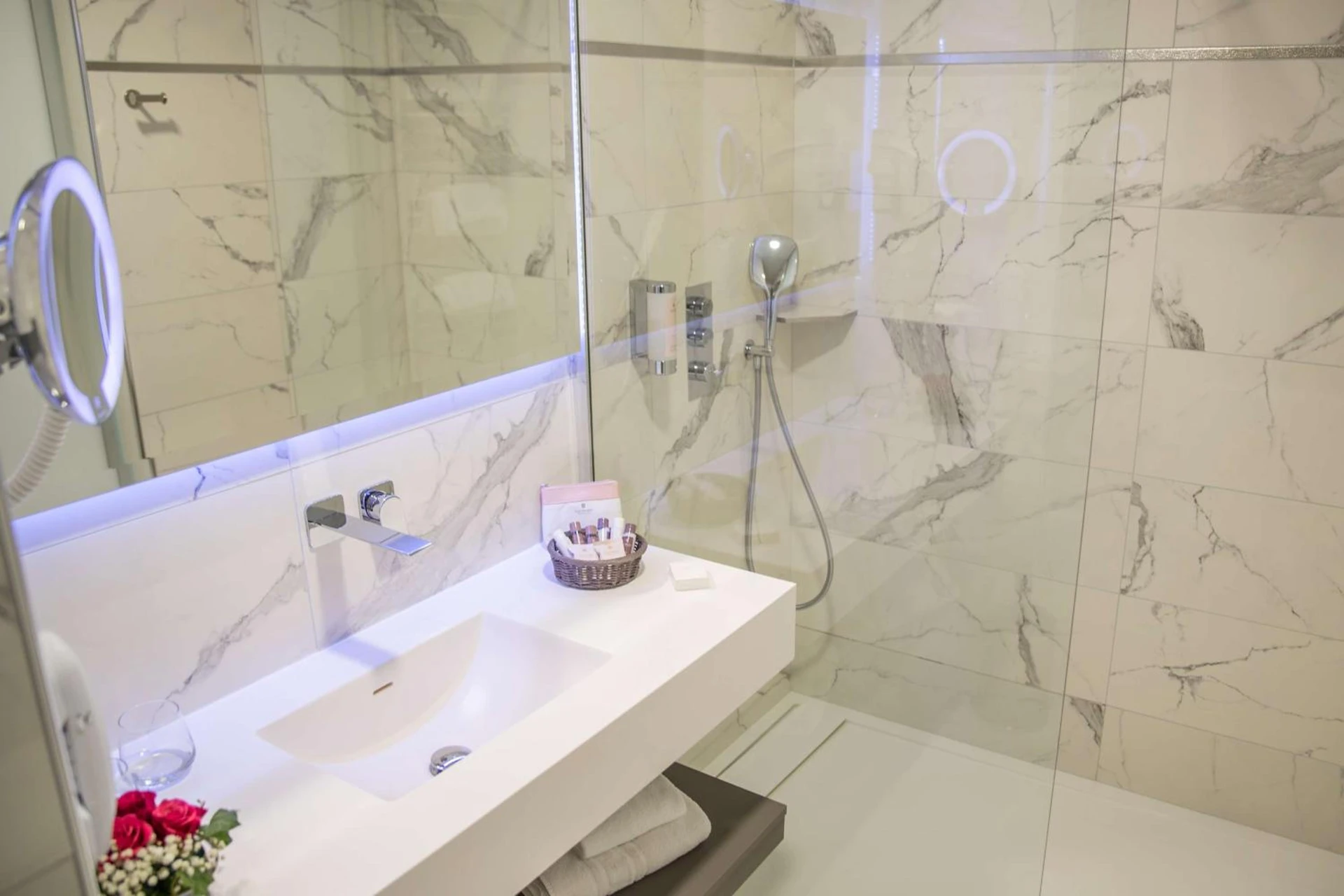 Magnifique chambre pour un séminaire d'entreprise à Best Western Beauséjour - Lourdes