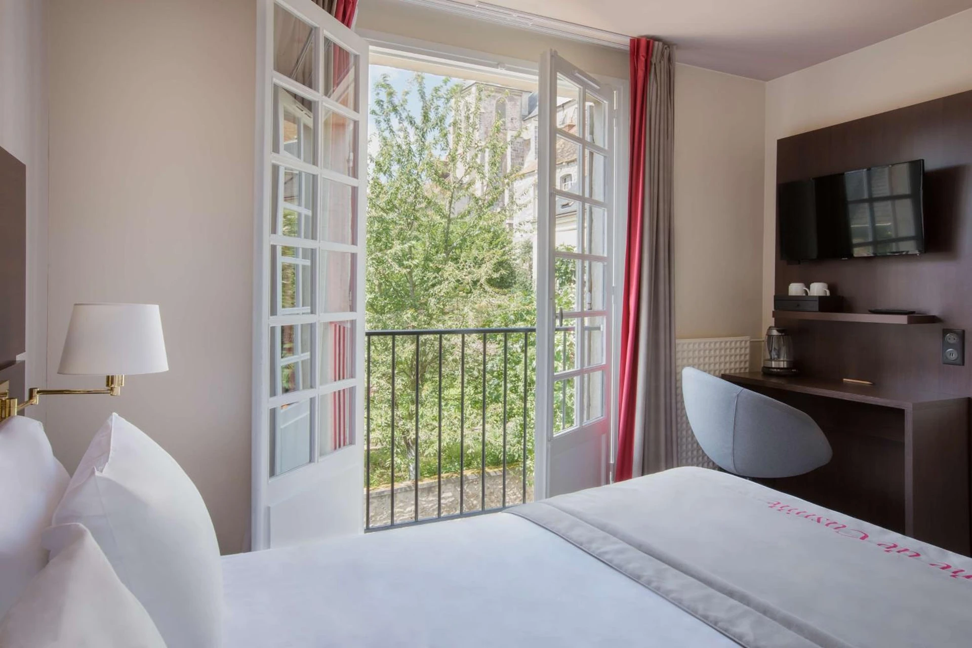 Organiser un séminaire d'entreprise : Best Western Blanche de Castille Dourdan à dourdan