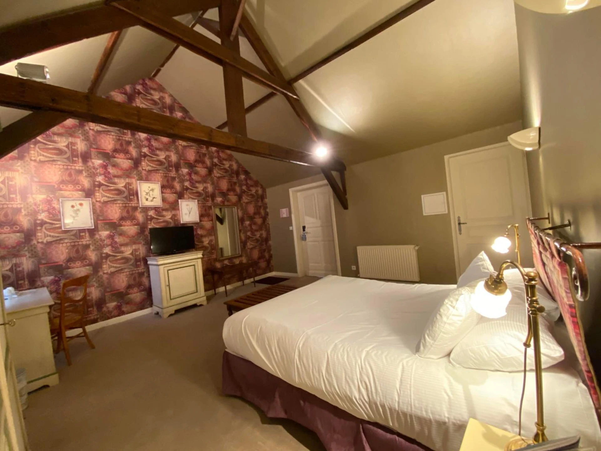 Chambre disponible pour un séminaire d'entreprise à Best Western La Metairie - Gosnay