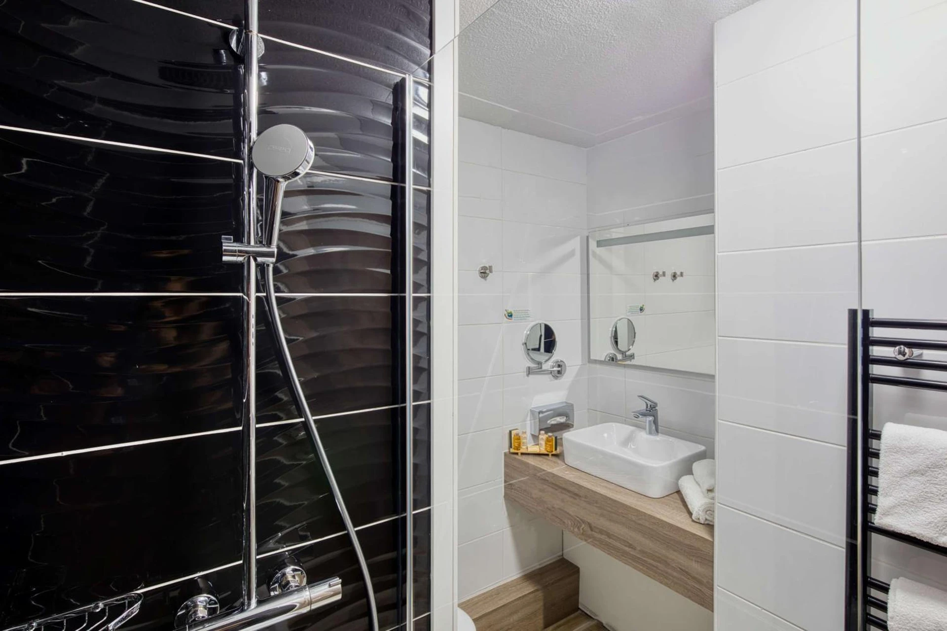 Chambre disponible pour un séminaire d'entreprise à Best Western Le Vauban - Prades