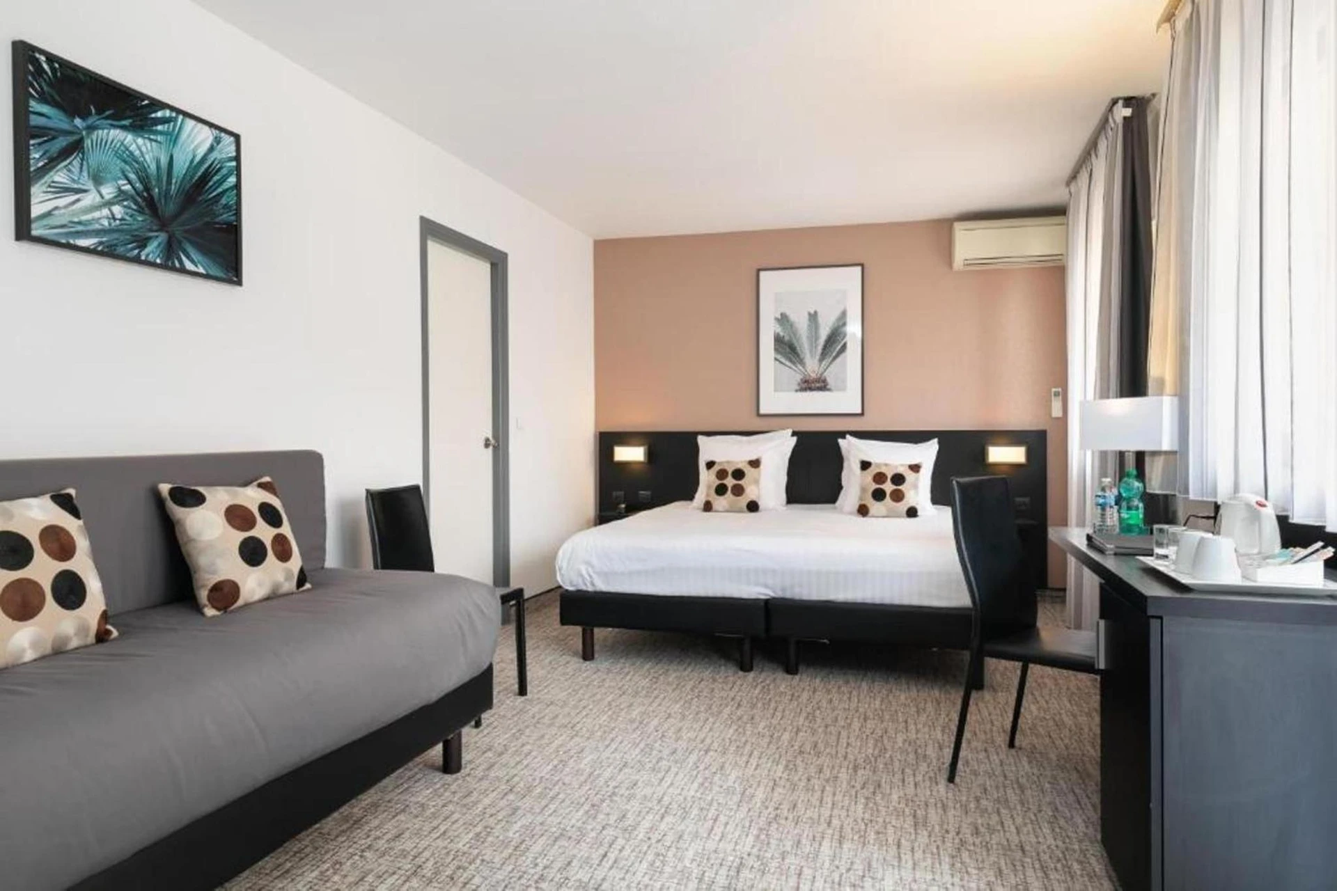 Magnifique chambre pour un séminaire d'entreprise à Best Western Hotel Mediterranee Menton - Menton